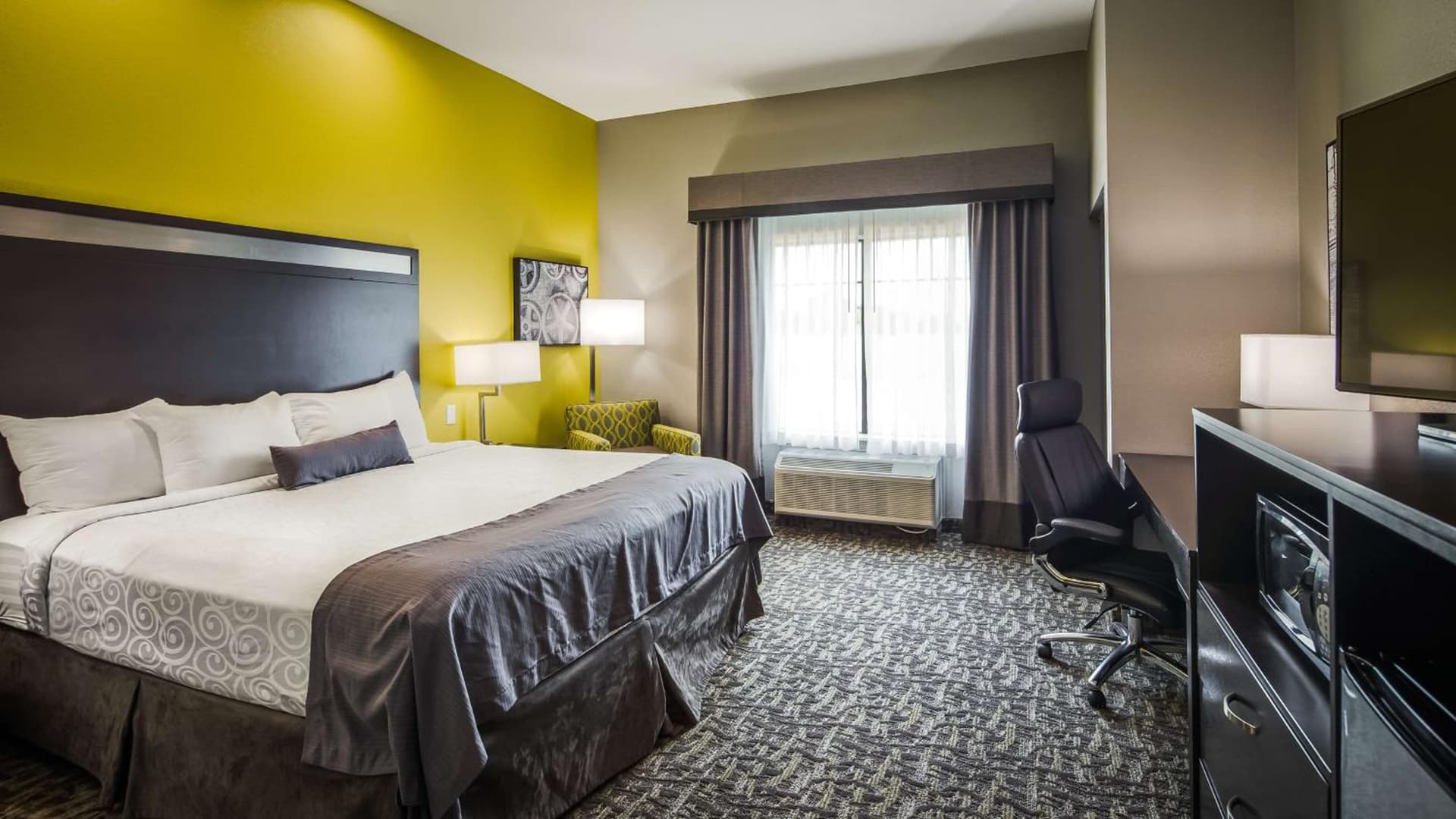Best Western Plus Bay City Inn & Suites interior in Bay City, TX — gallery photo 2