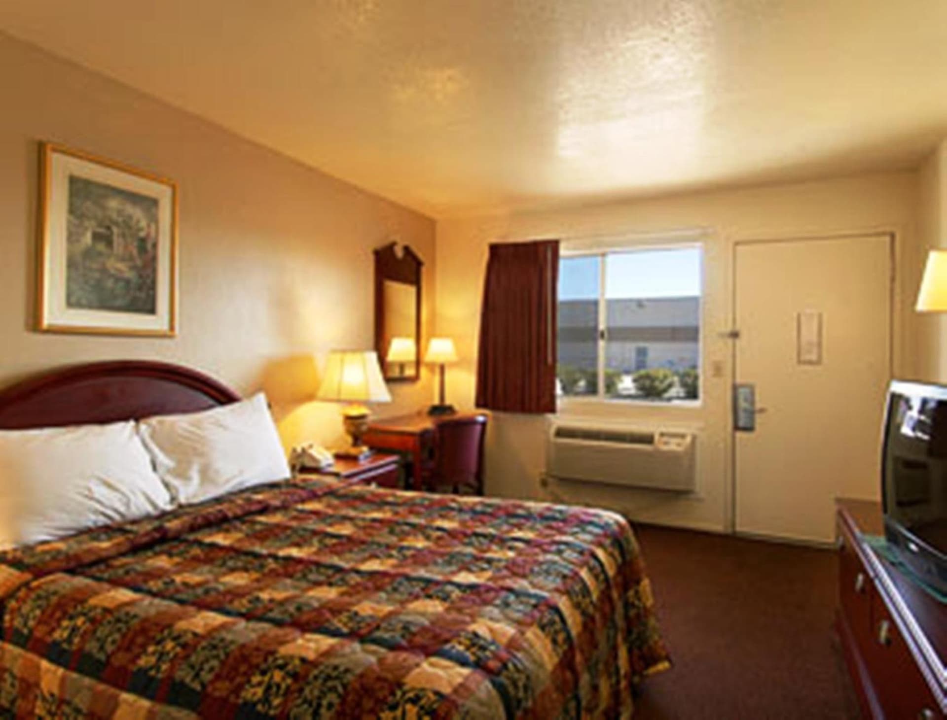 Days Inn by Wyndham Victorville - Hesperia I-15 Palmdale Road gallery photo in Victorville, CA — image 8
