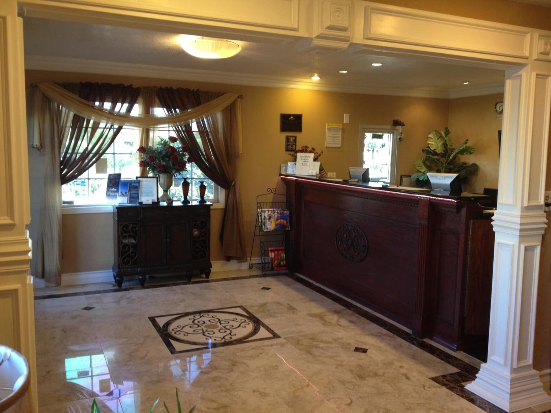 Days Inn by Wyndham Victorville - Hesperia I-15 Palmdale Road interior in Victorville, CA — gallery photo 2