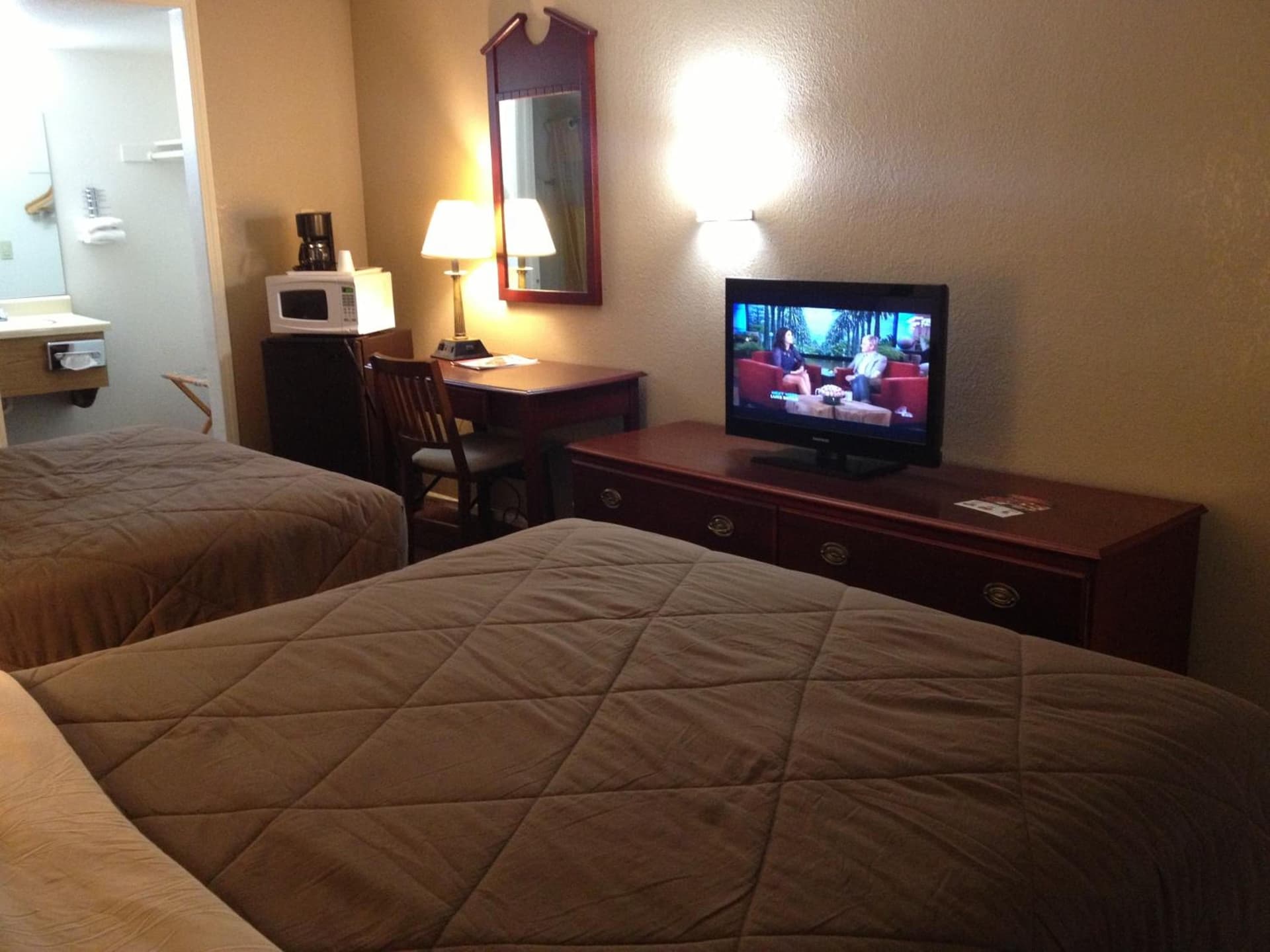 Days Inn by Wyndham Victorville - Hesperia I-15 Palmdale Road gallery photo in Victorville, CA — image 24