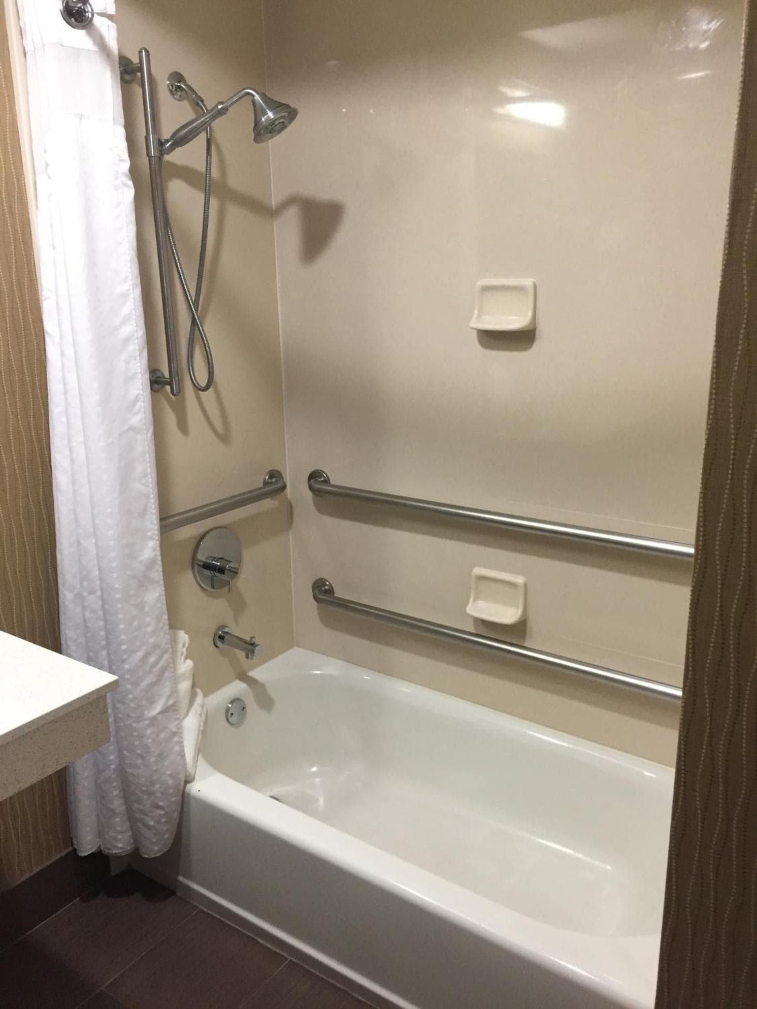 Best Western Plus Portland Airport Hotel & Suites gallery photo in Parkrose, OR — image 6
