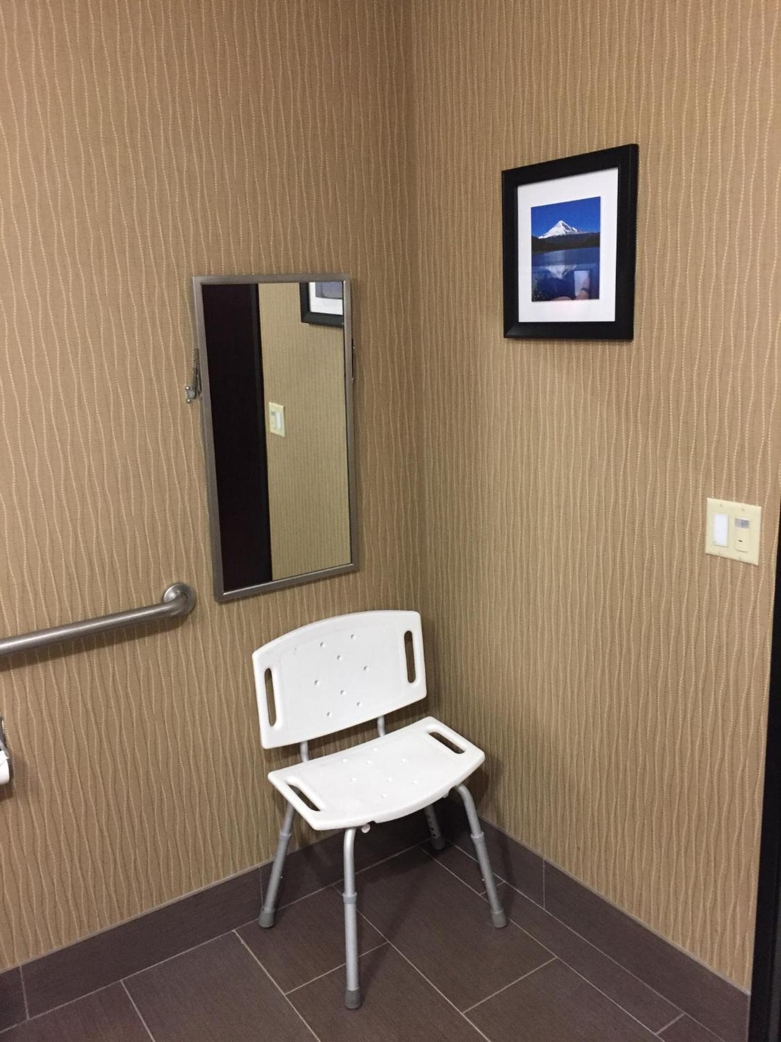 Best Western Plus Portland Airport Hotel & Suites gallery photo in Parkrose, OR — image 98