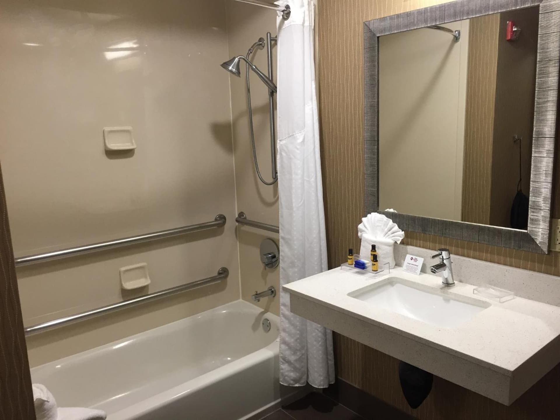 Best Western Plus Portland Airport Hotel & Suites gallery photo in Parkrose, OR — image 61