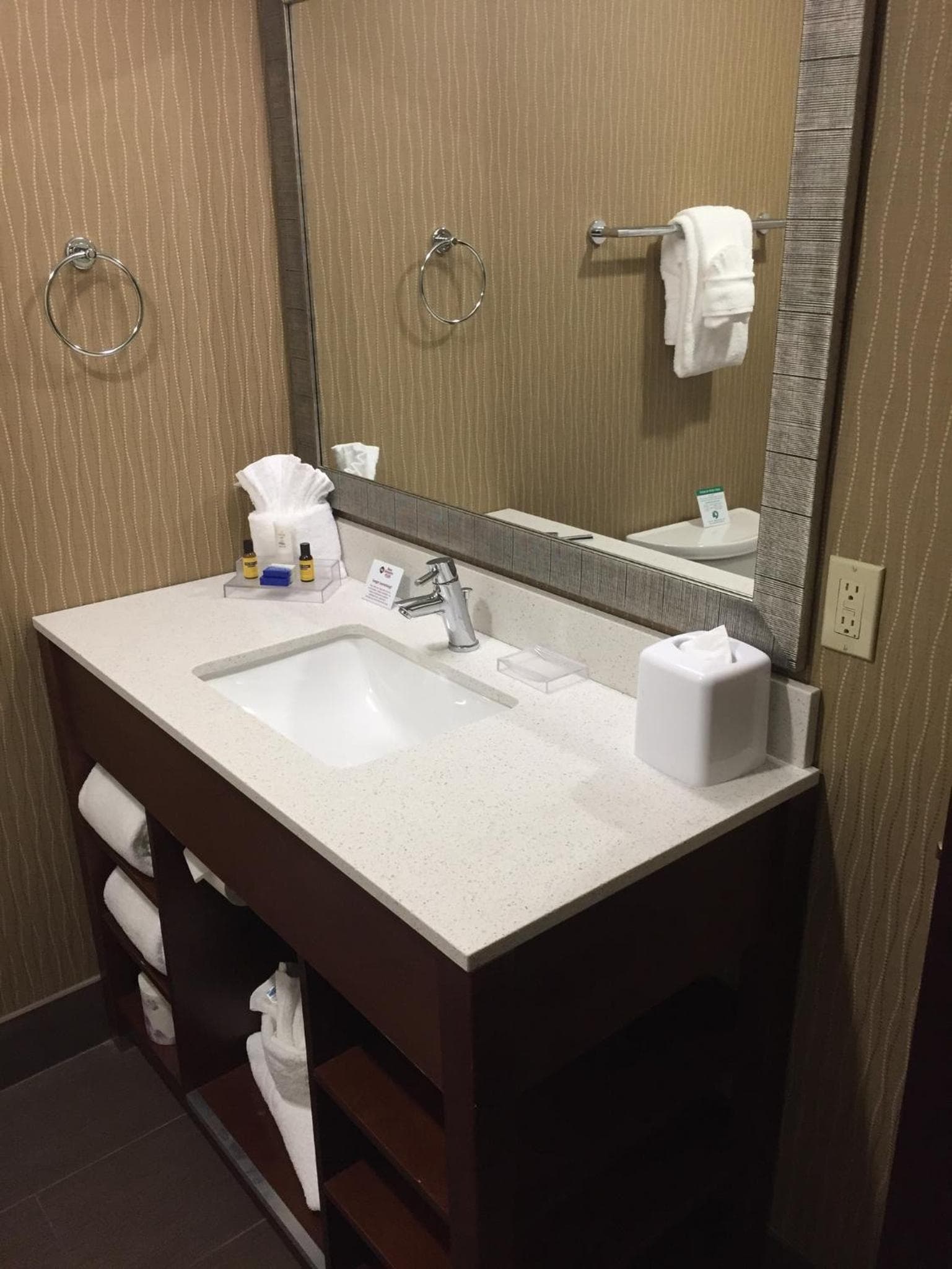 Best Western Plus Portland Airport Hotel & Suites gallery photo in Parkrose, OR — image 76