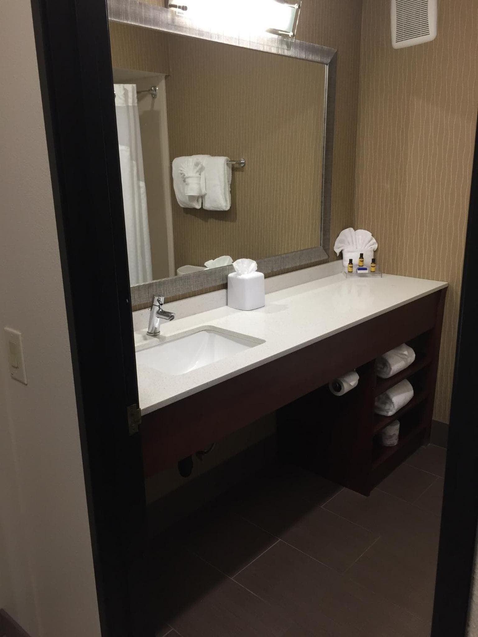 Best Western Plus Portland Airport Hotel & Suites gallery photo in Parkrose, OR — image 11