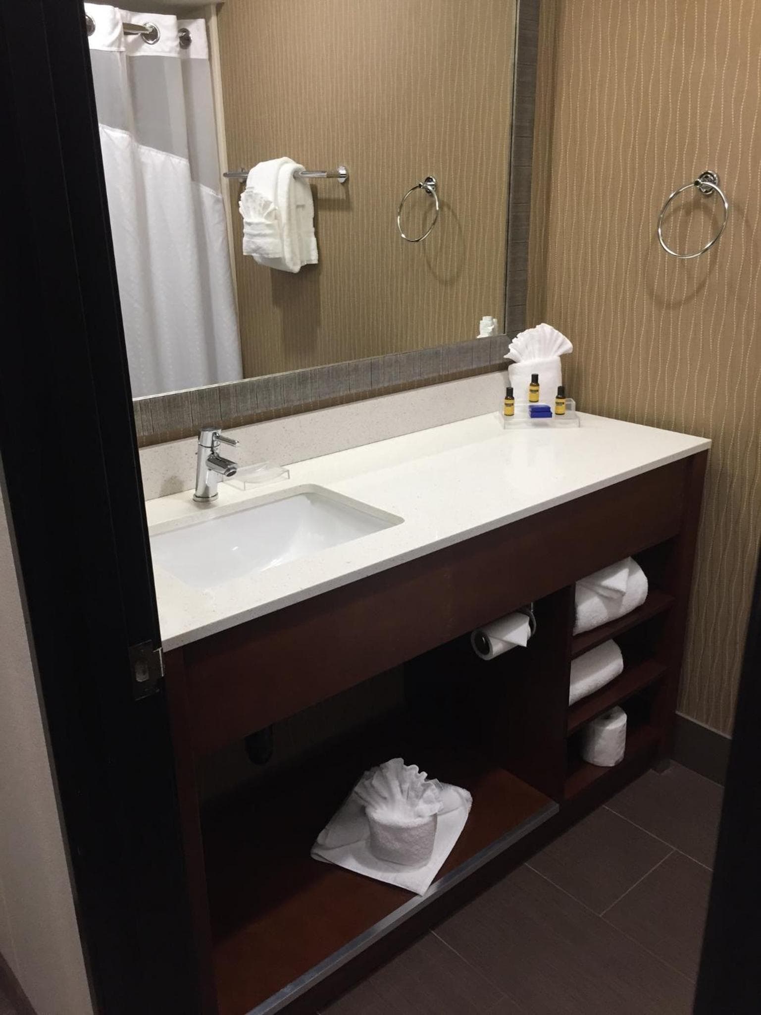 Best Western Plus Portland Airport Hotel & Suites gallery photo in Parkrose, OR — image 36