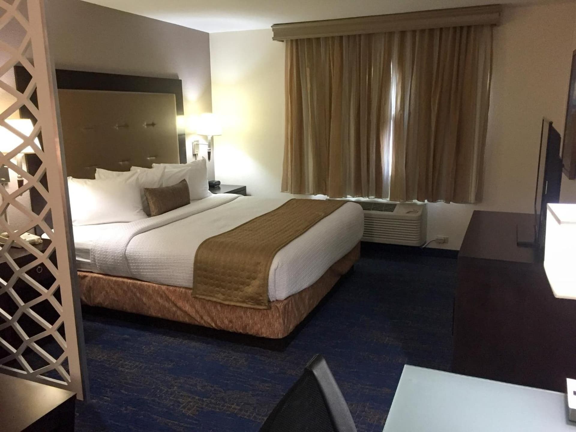 Best Western Plus Portland Airport Hotel & Suites gallery photo in Parkrose, OR — image 38