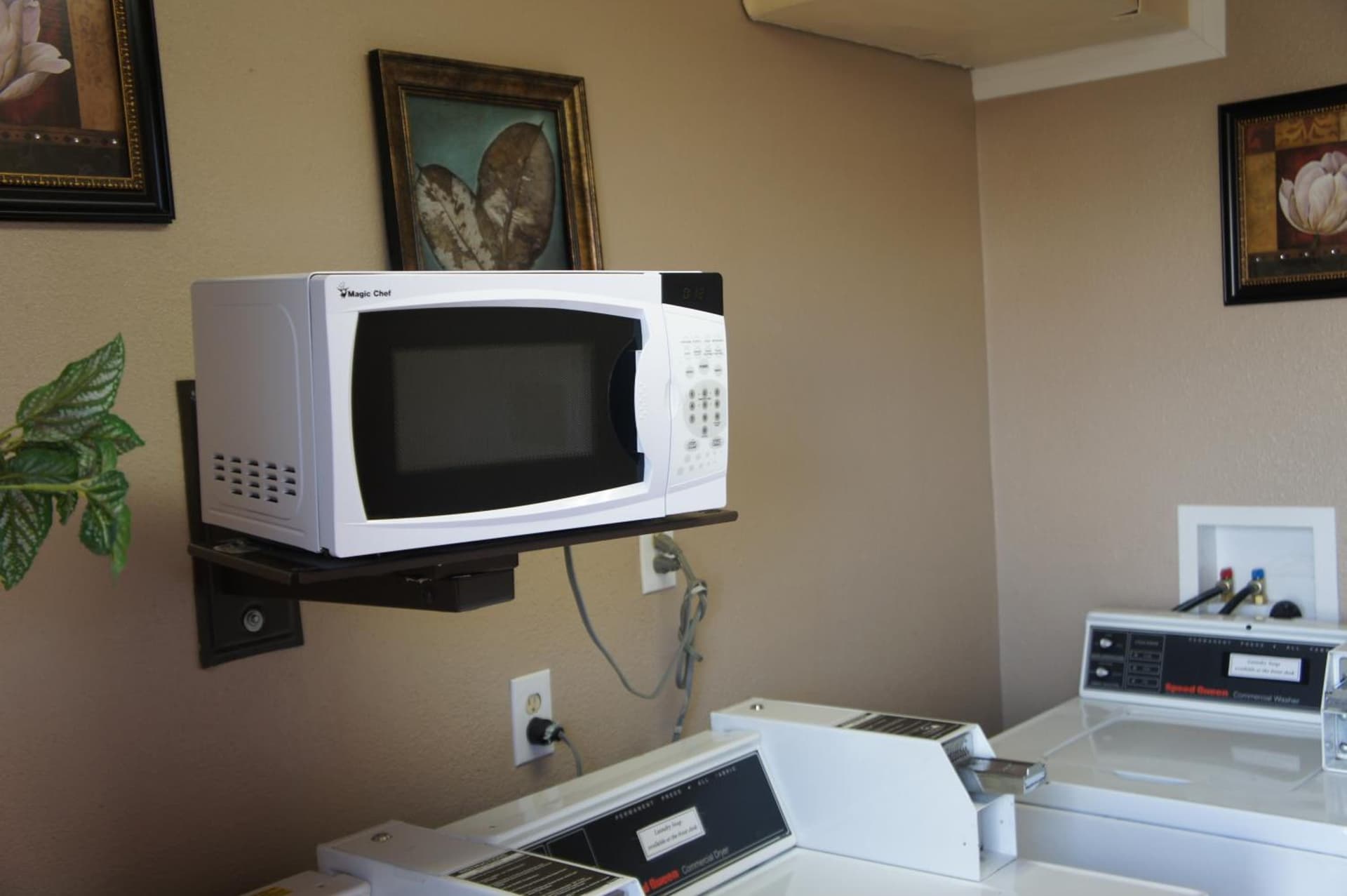 Days Inn by Wyndham Victorville - Hesperia I-15 Palmdale Road gallery photo in Victorville, CA — image 18