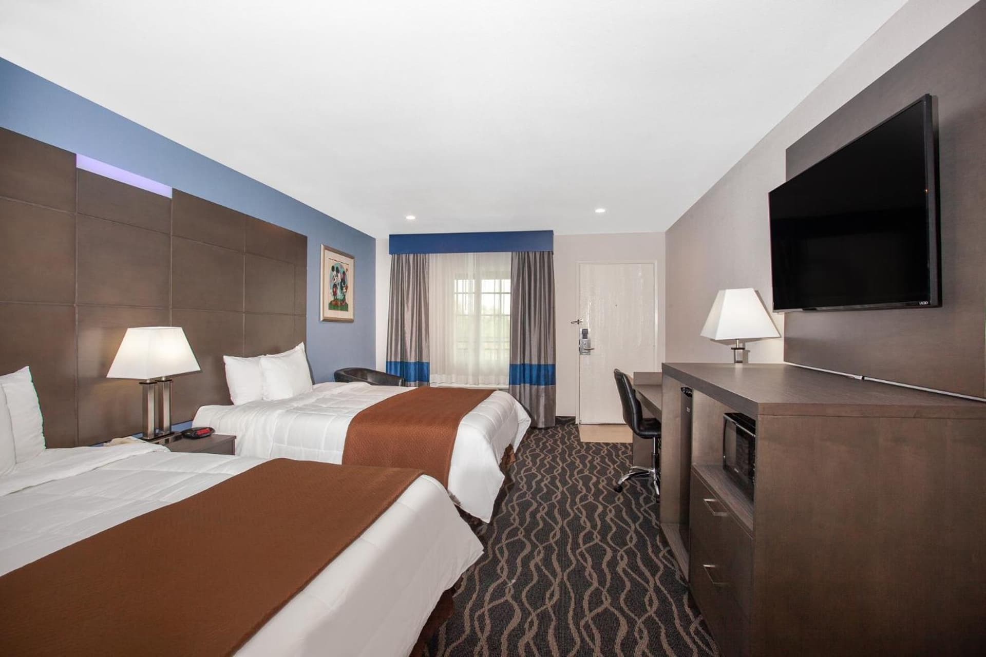Travelodge Inn & Suites by Wyndham Anaheim on Disneyland Dr gallery photo in Anaheim, CA — image 18