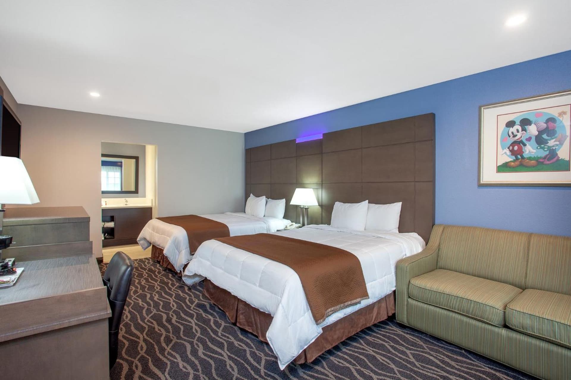 Travelodge Inn & Suites by Wyndham Anaheim on Disneyland Dr gallery photo in Anaheim, CA — image 22