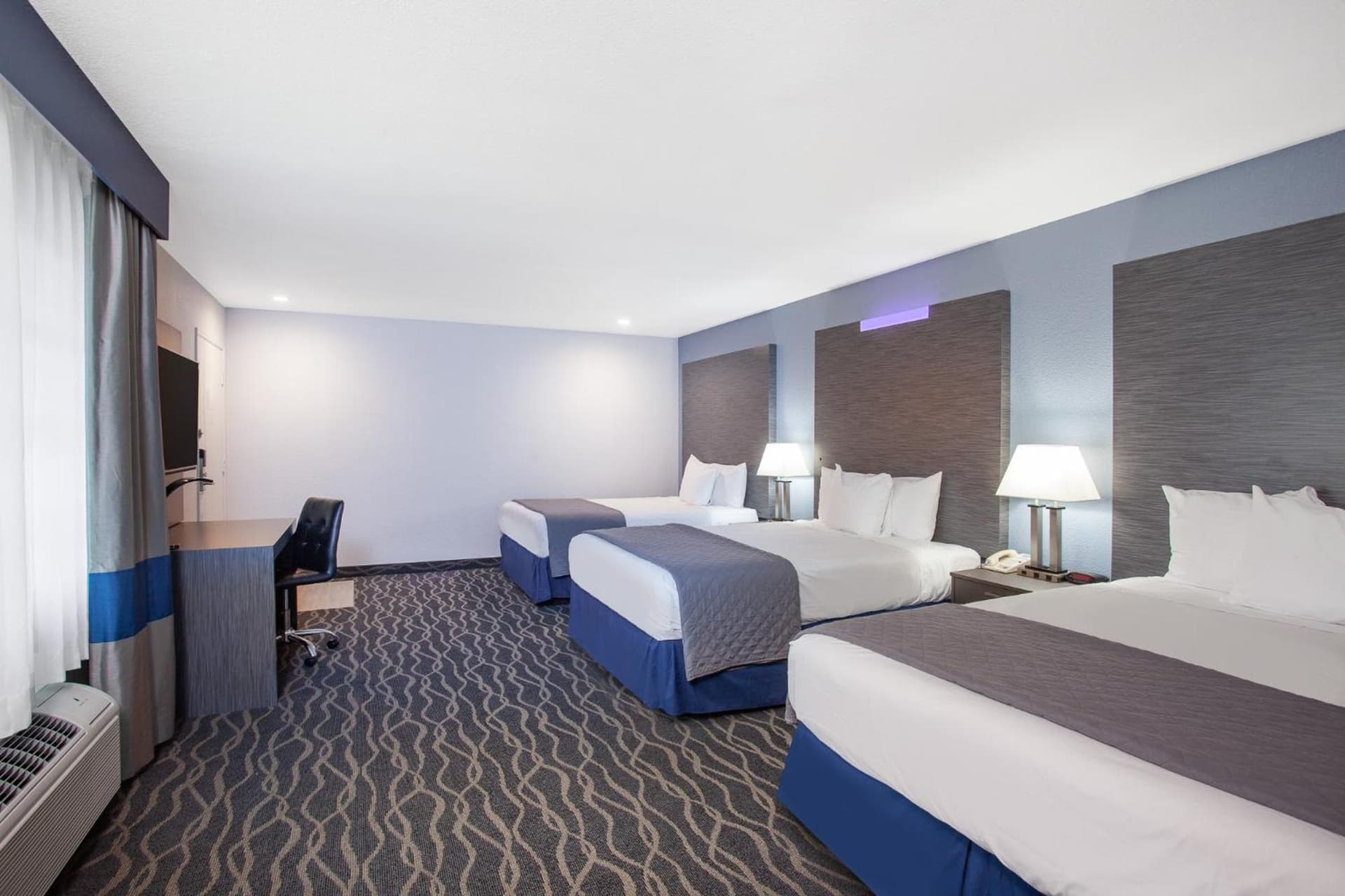 Travelodge Inn & Suites by Wyndham Anaheim on Disneyland Dr gallery photo in Anaheim, CA — image 13