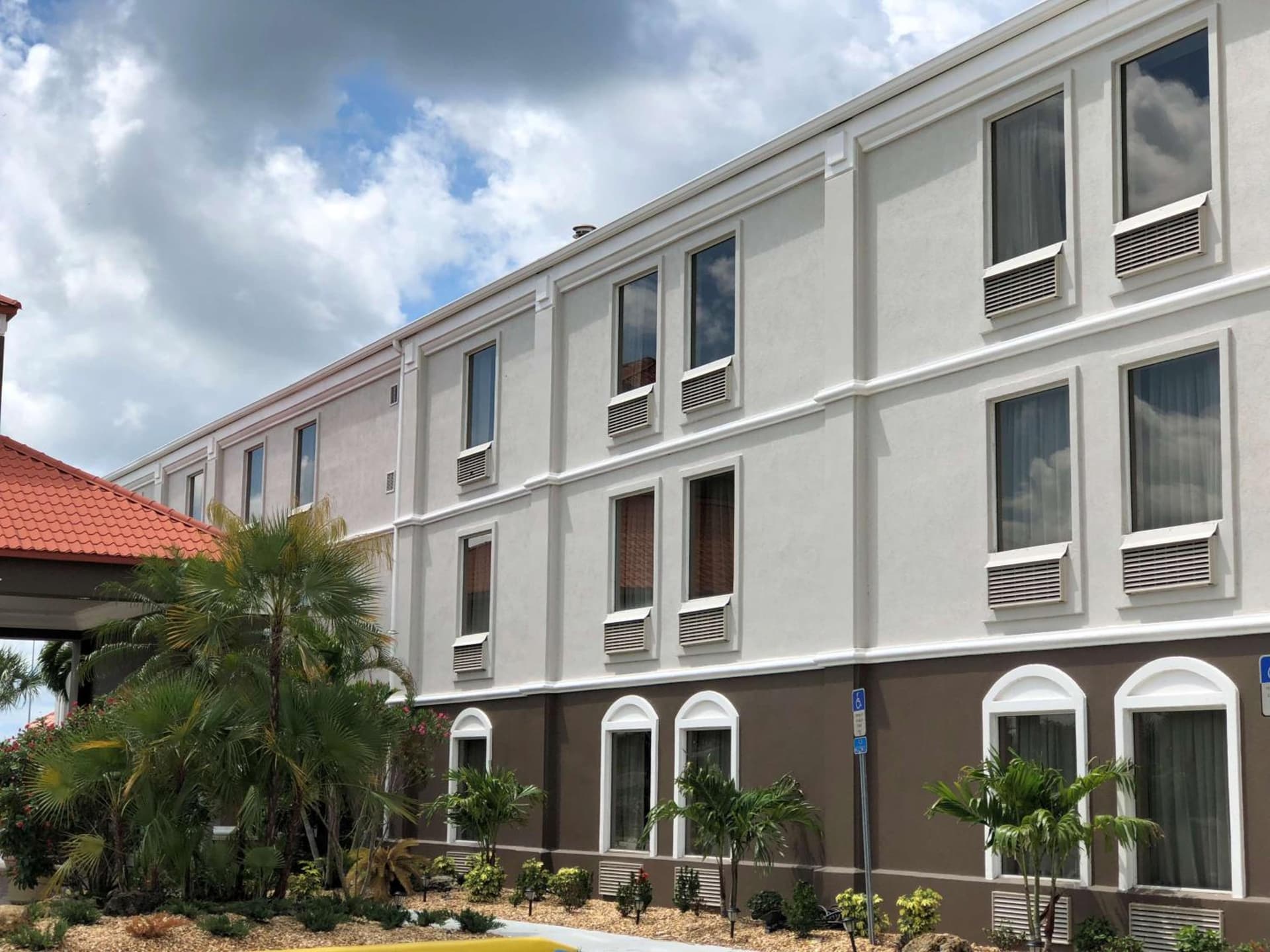 Best Western Plus Bradenton Hotel & Suites — hotel in Bradenton, Florida