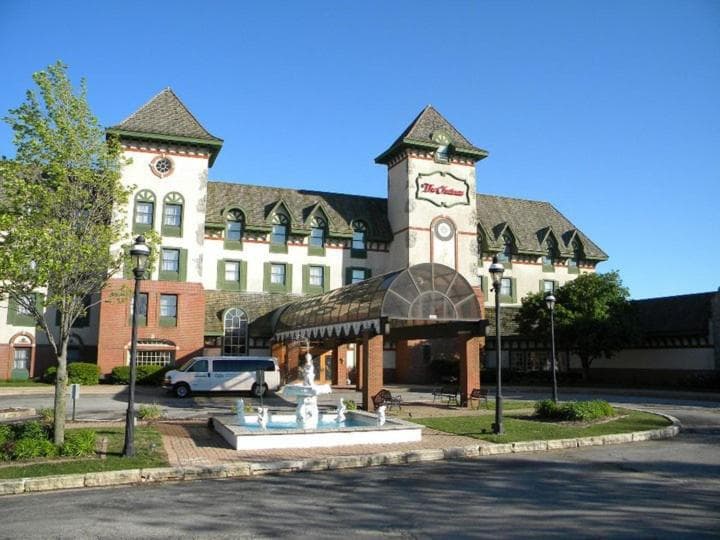 Chateau Hotel and Conference Center gallery photo in Bloomington, IL — image 66
