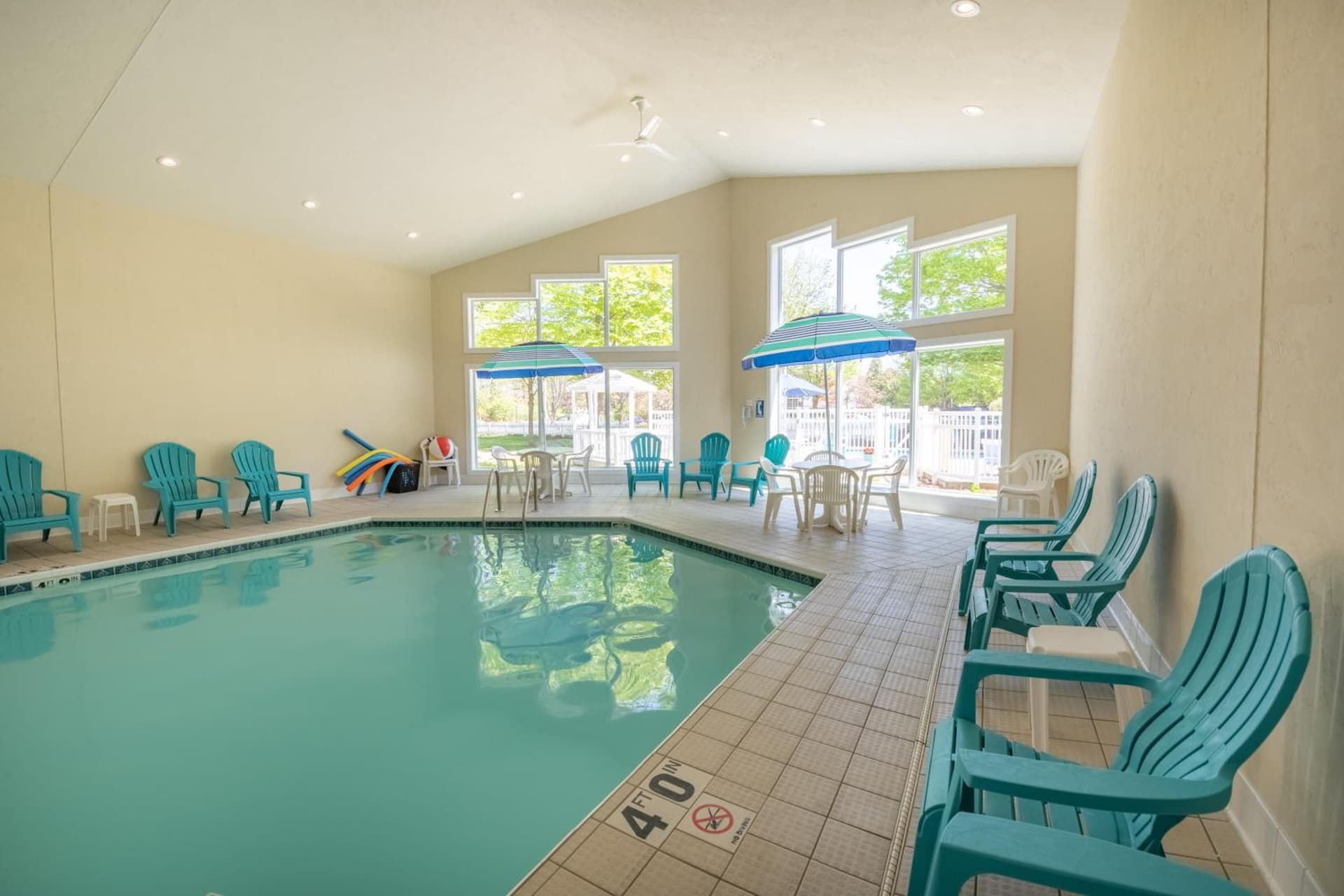 Somerset Inn & Suites property views in Ephraim, WI — gallery photo 3