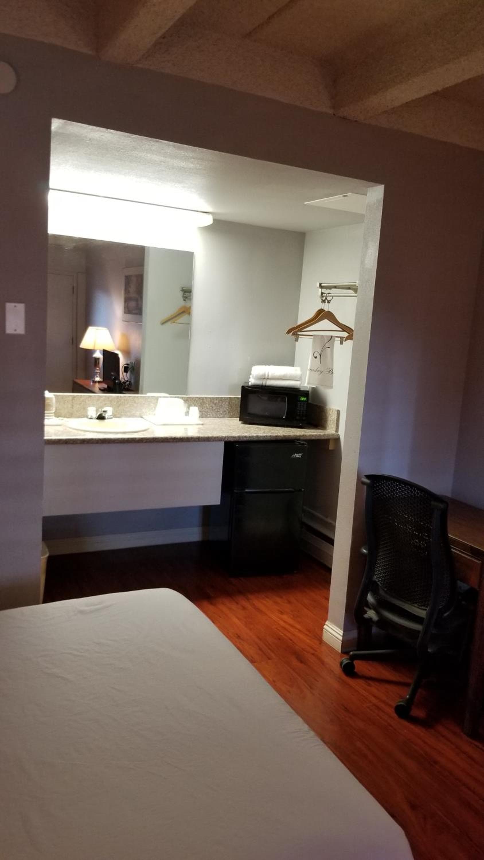 Santa Fe Inn - Pueblo gallery photo in Pueblo, CO — image 7