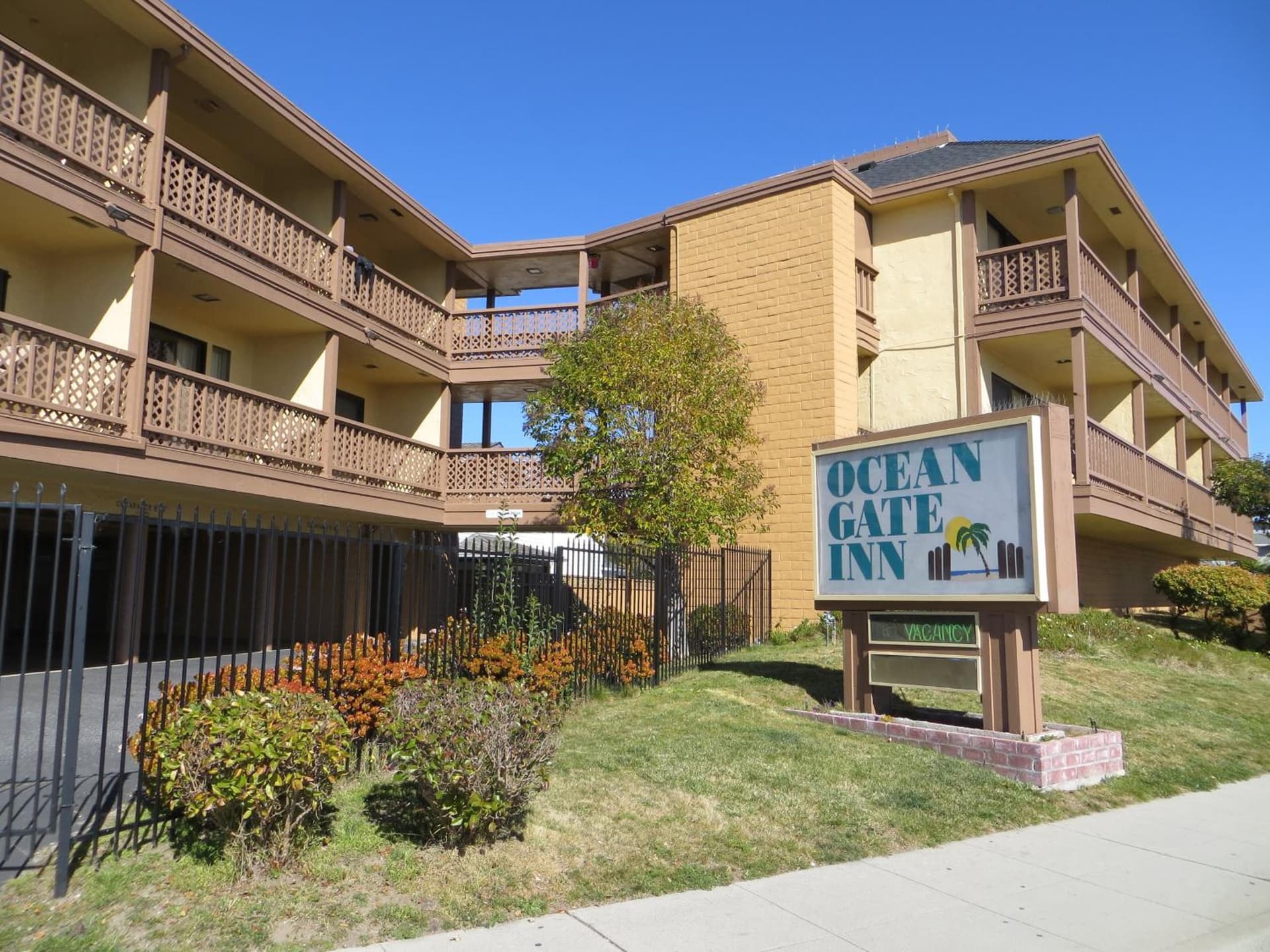 Ocean Gate Inn featured exterior or lobby in Santa Cruz, CA — similar hotel