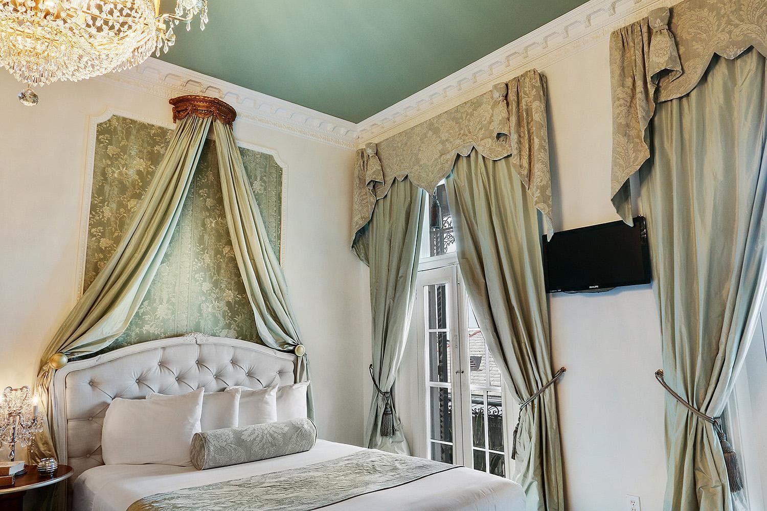 French Quarter Mansion interior in New Orleans, LA — gallery photo 2