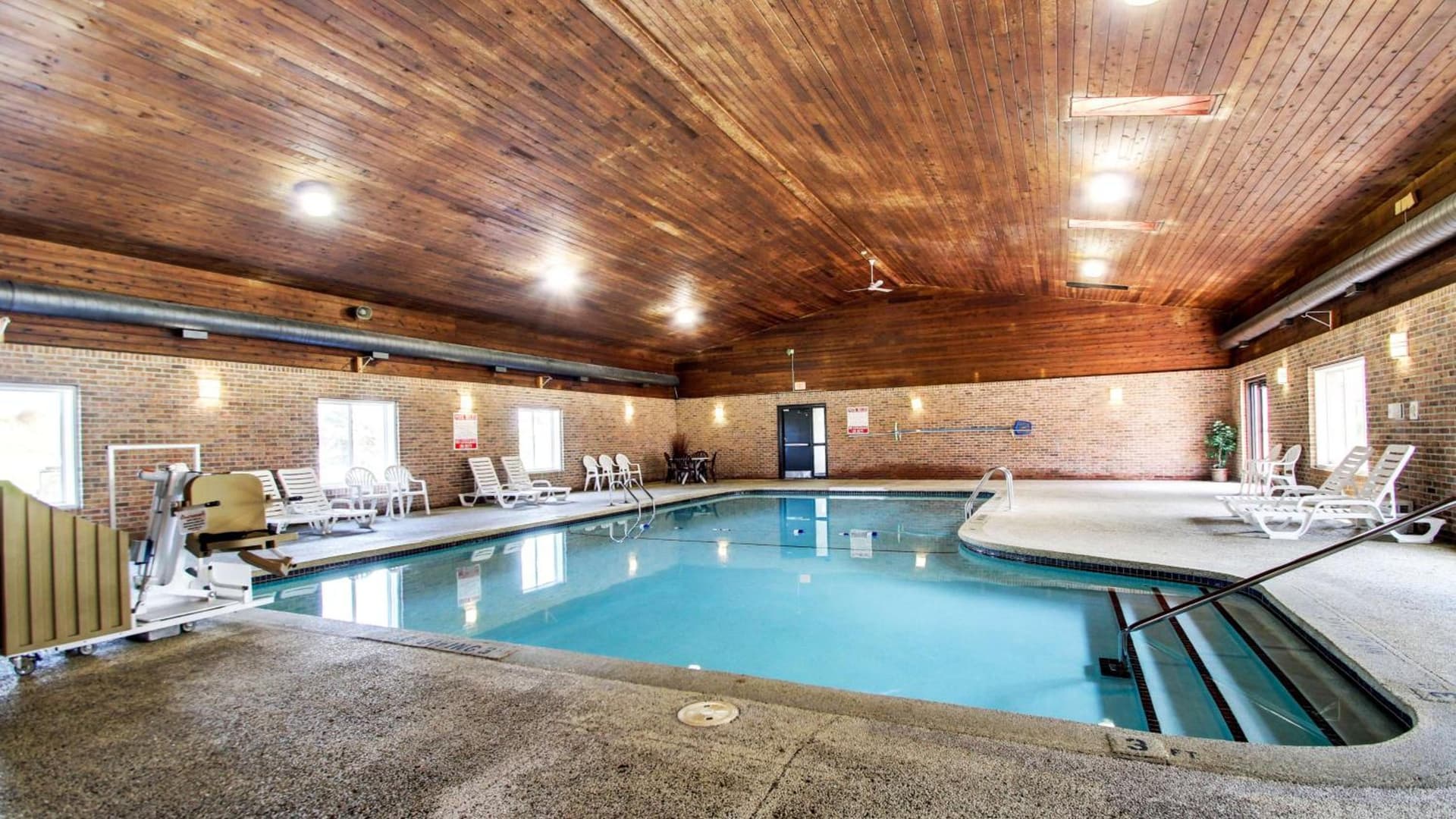 Motel 6-Altoona, IA - Des Moines East interior in Altoona, IA — gallery photo 2