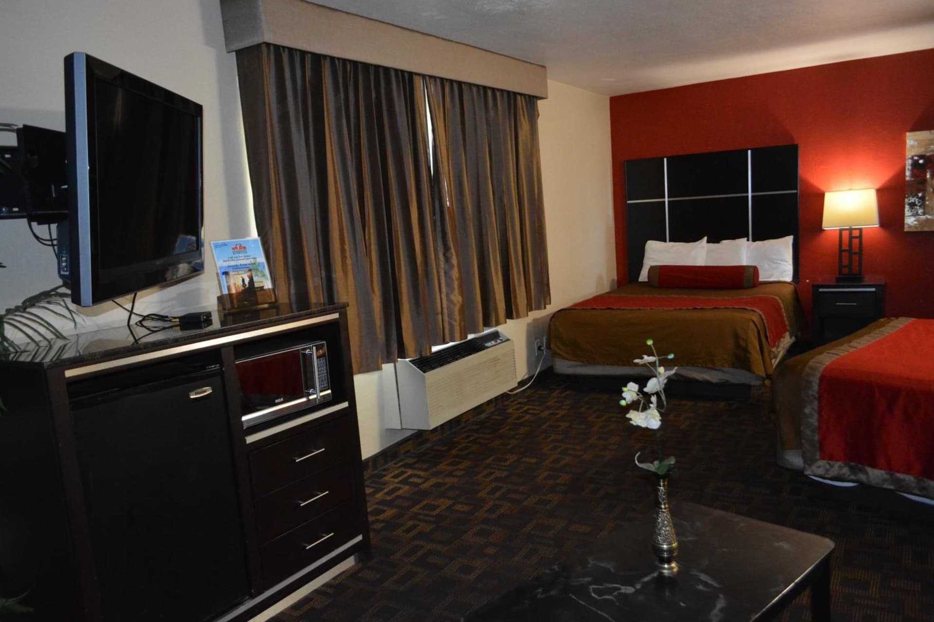 Harbor Inn & Suites Oceanside gallery photo in Oceanside, CA — image 28