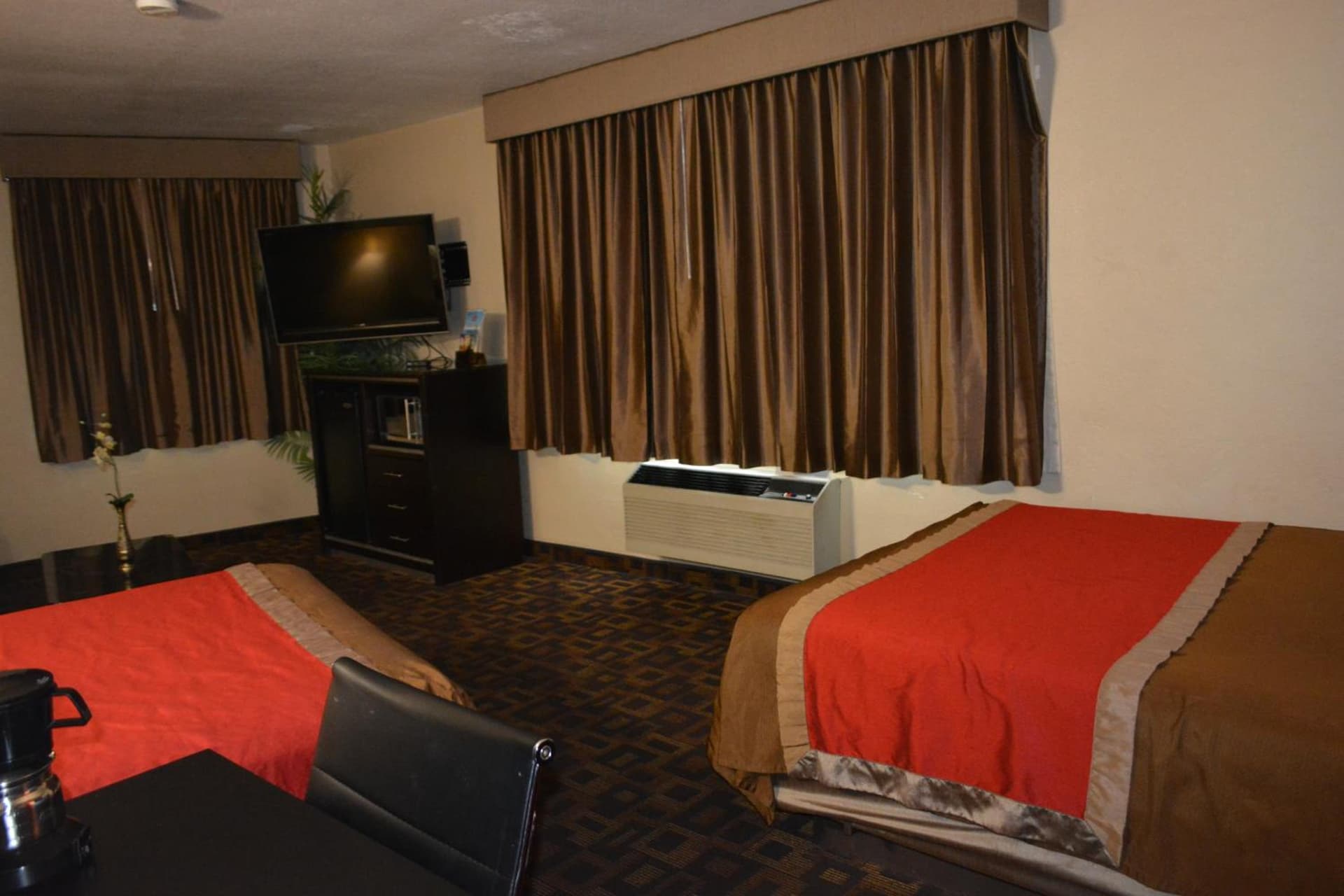 Harbor Inn & Suites Oceanside gallery photo in Oceanside, CA — image 38