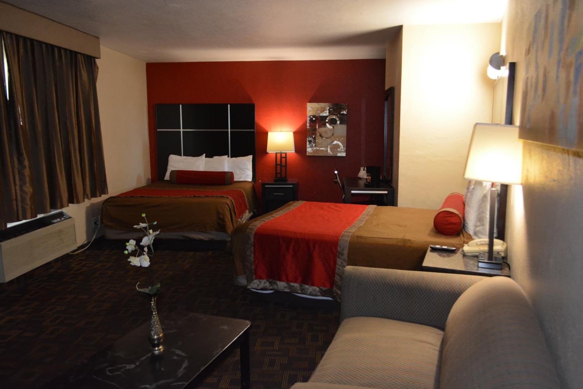Harbor Inn & Suites Oceanside gallery photo in Oceanside, CA — image 8