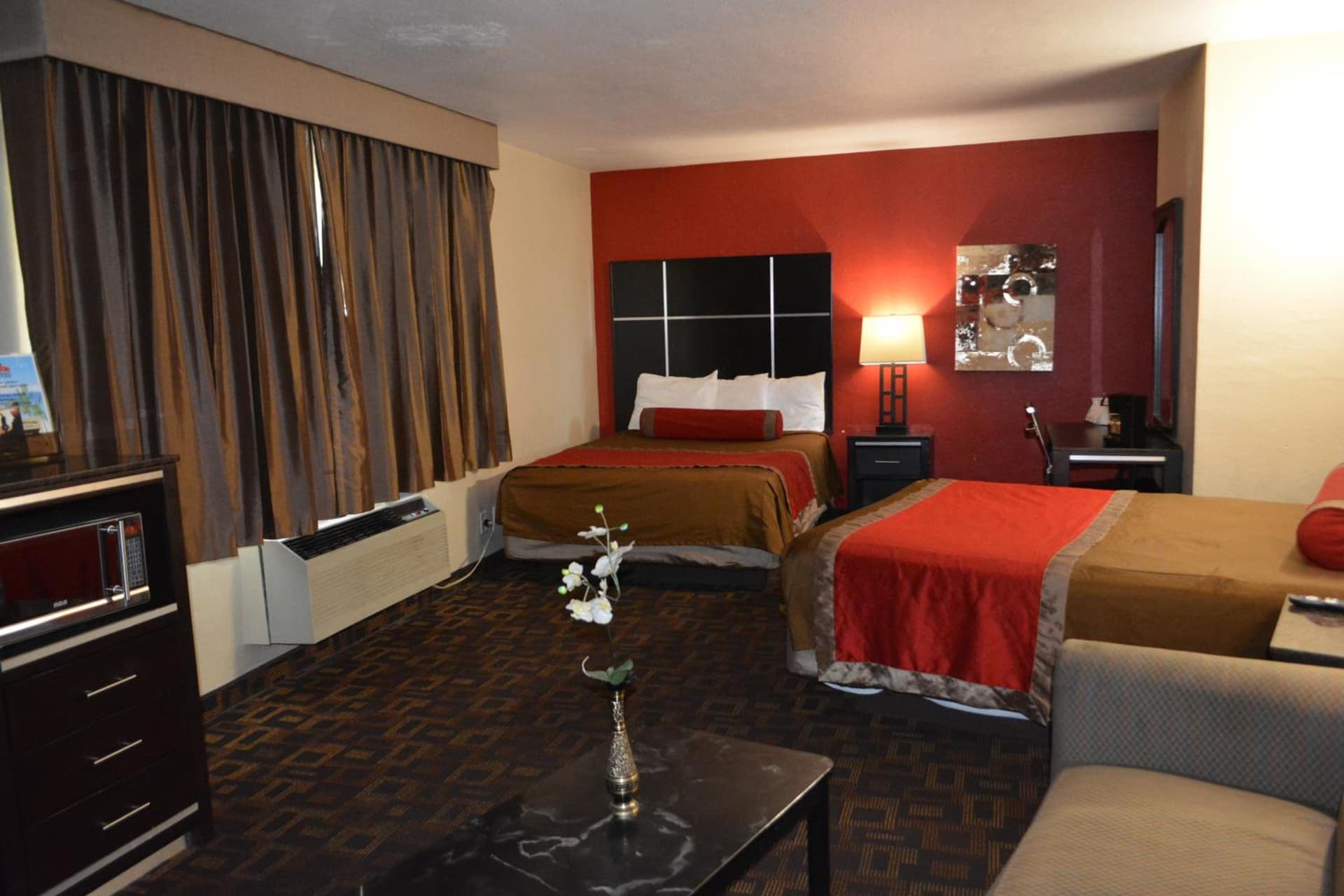 Harbor Inn & Suites Oceanside gallery photo in Oceanside, CA — image 29
