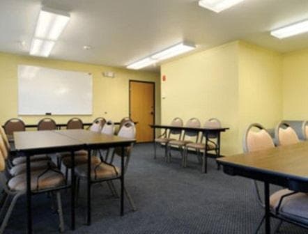 Microtel Inn & Suites by Wyndham Huntsville gallery photo in Huntsville, AL — image 18