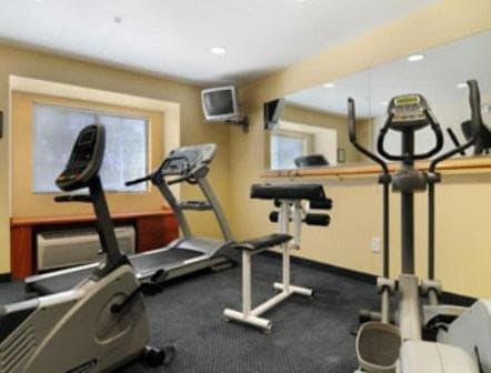 Microtel Inn & Suites by Wyndham Huntsville interior in Huntsville, AL — gallery photo 2
