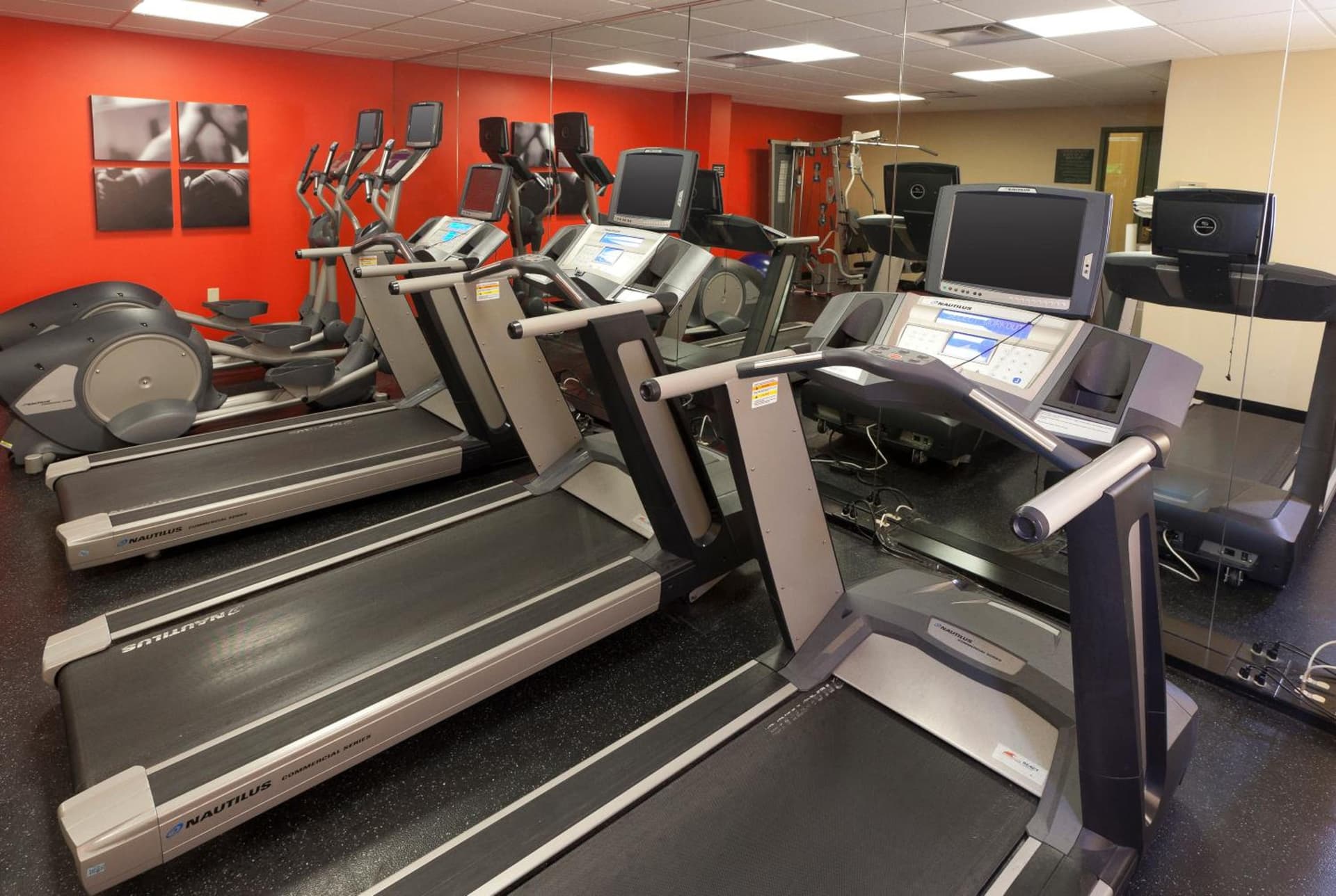 Country Inn & Suites by Radisson, Bloomington at Mall of America, MN gallery photo in Bloomington, MN — image 12
