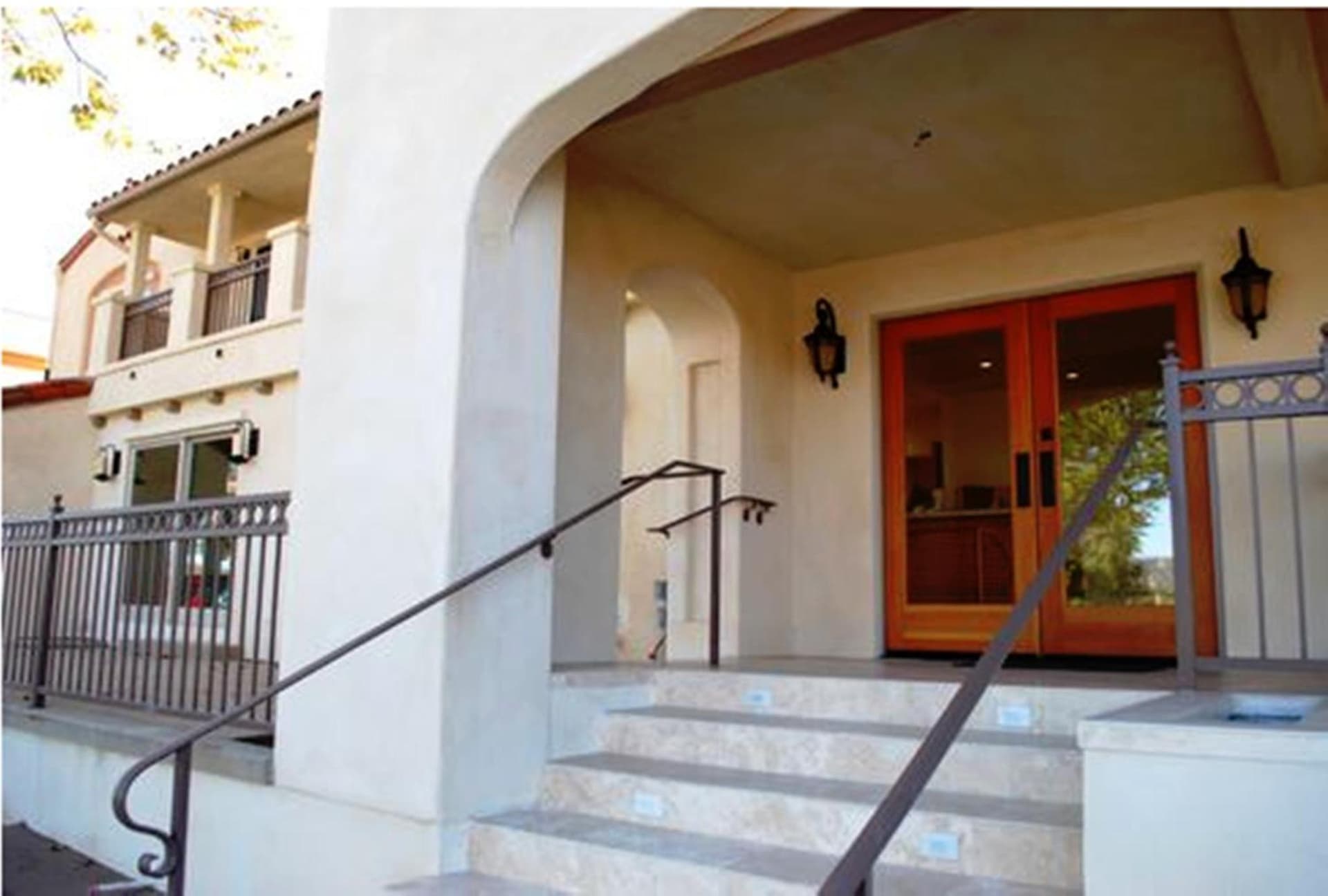 Bella Capri Inn and Suites property views in Camarillo, CA — gallery photo 3