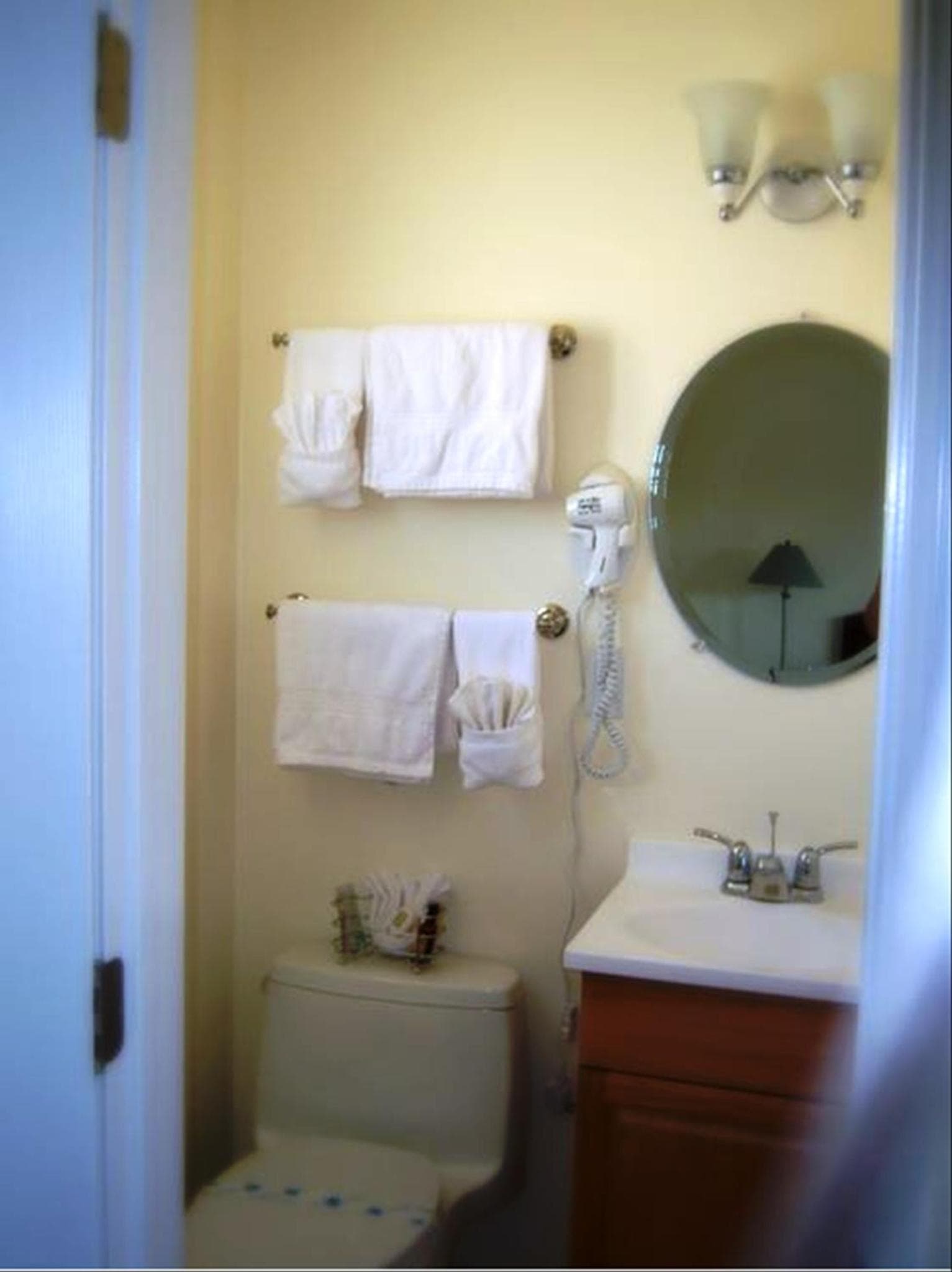 Bella Capri Inn and Suites gallery photo in Camarillo, CA — image 43