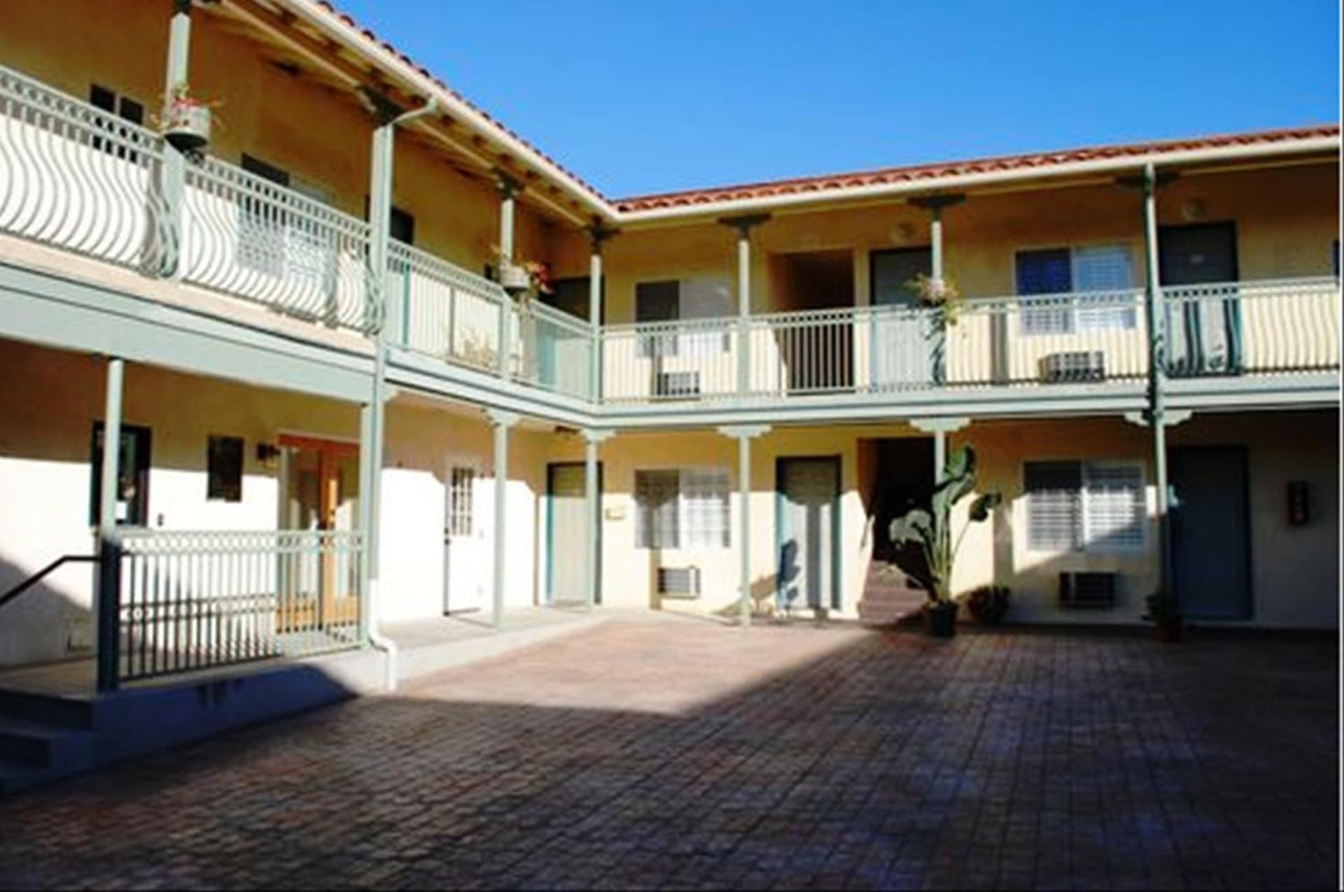 Bella Capri Inn and Suites gallery photo in Camarillo, CA — image 23