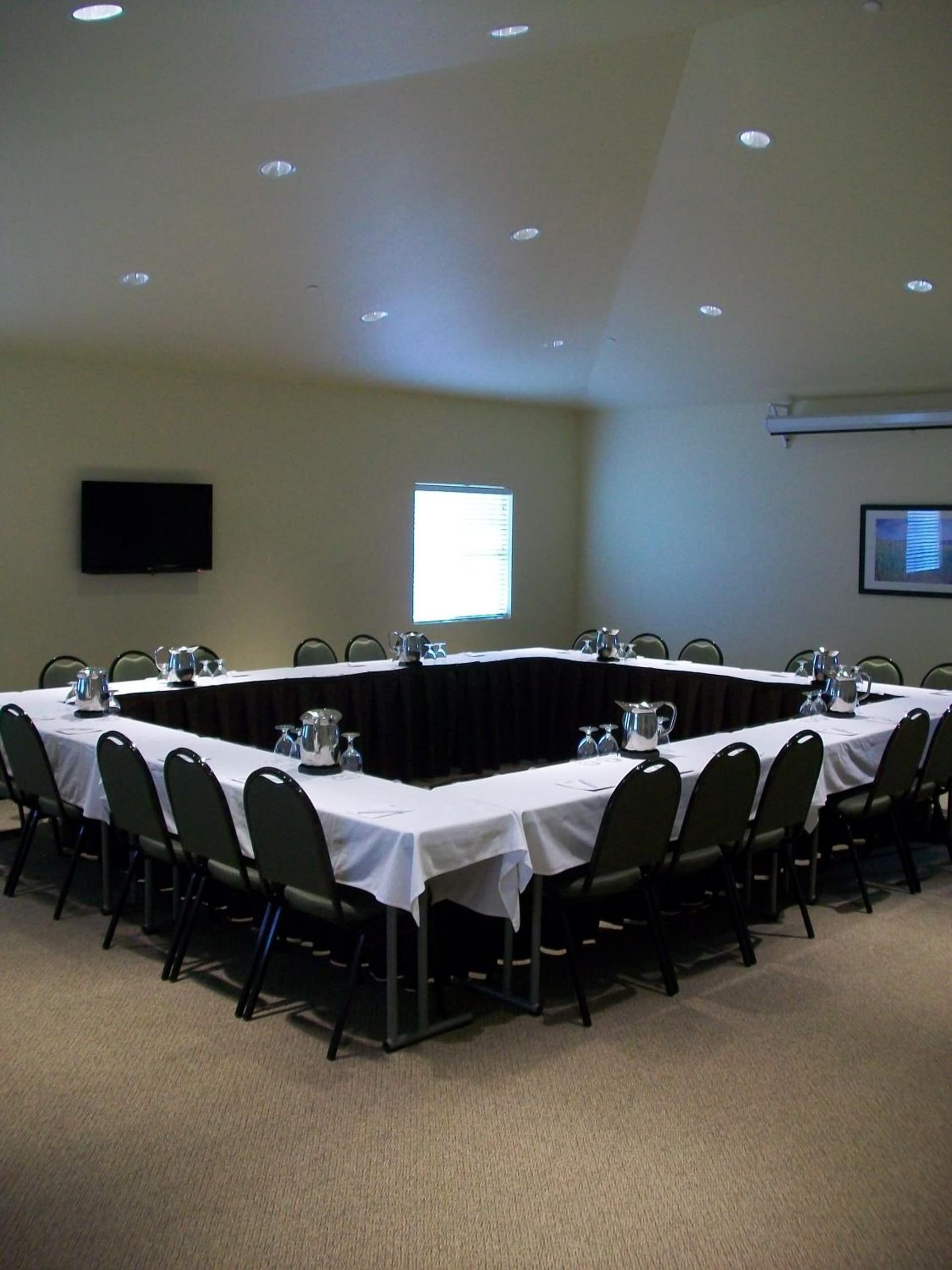 Ledgestone Suites Hotel Yakima property views in Yakima, WA — gallery photo 3