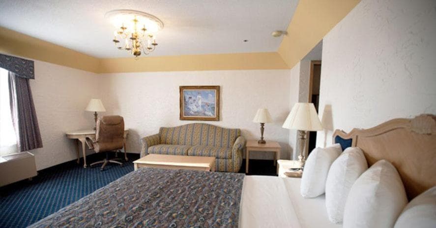 Chateau Hotel and Conference Center gallery photo in Bloomington, IL — image 91