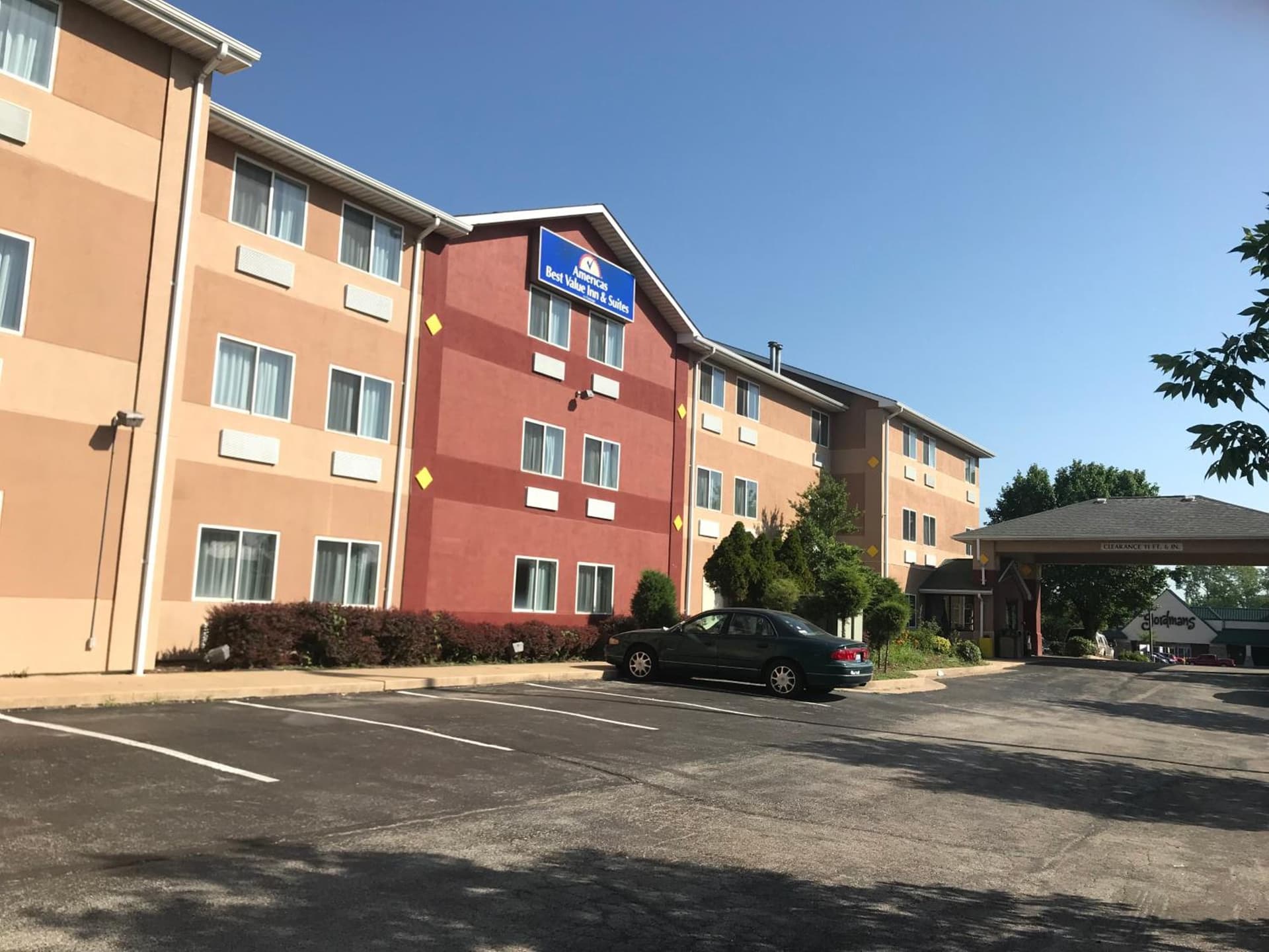 Americas Best Value Inn and Suites Saint Charles property views in St. Charles, MO — gallery photo 3