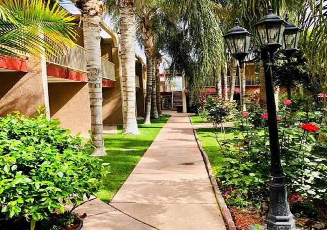 Clarion Hotel Bakersfield North gallery photo in Bakersfield, CA — image 84