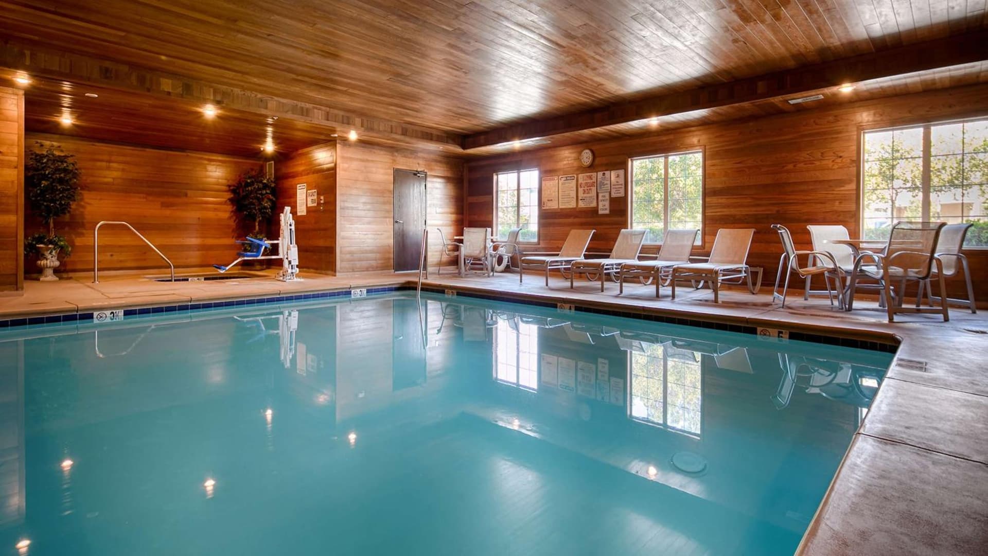 Best Western Plus Rama Inn & Suites gallery photo in Oakdale, CA — image 41