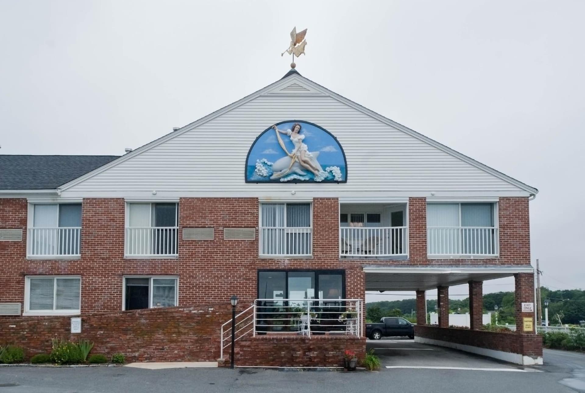 Ocean Club on Smuggler's Beach gallery photo in South Yarmouth, MA — image 50