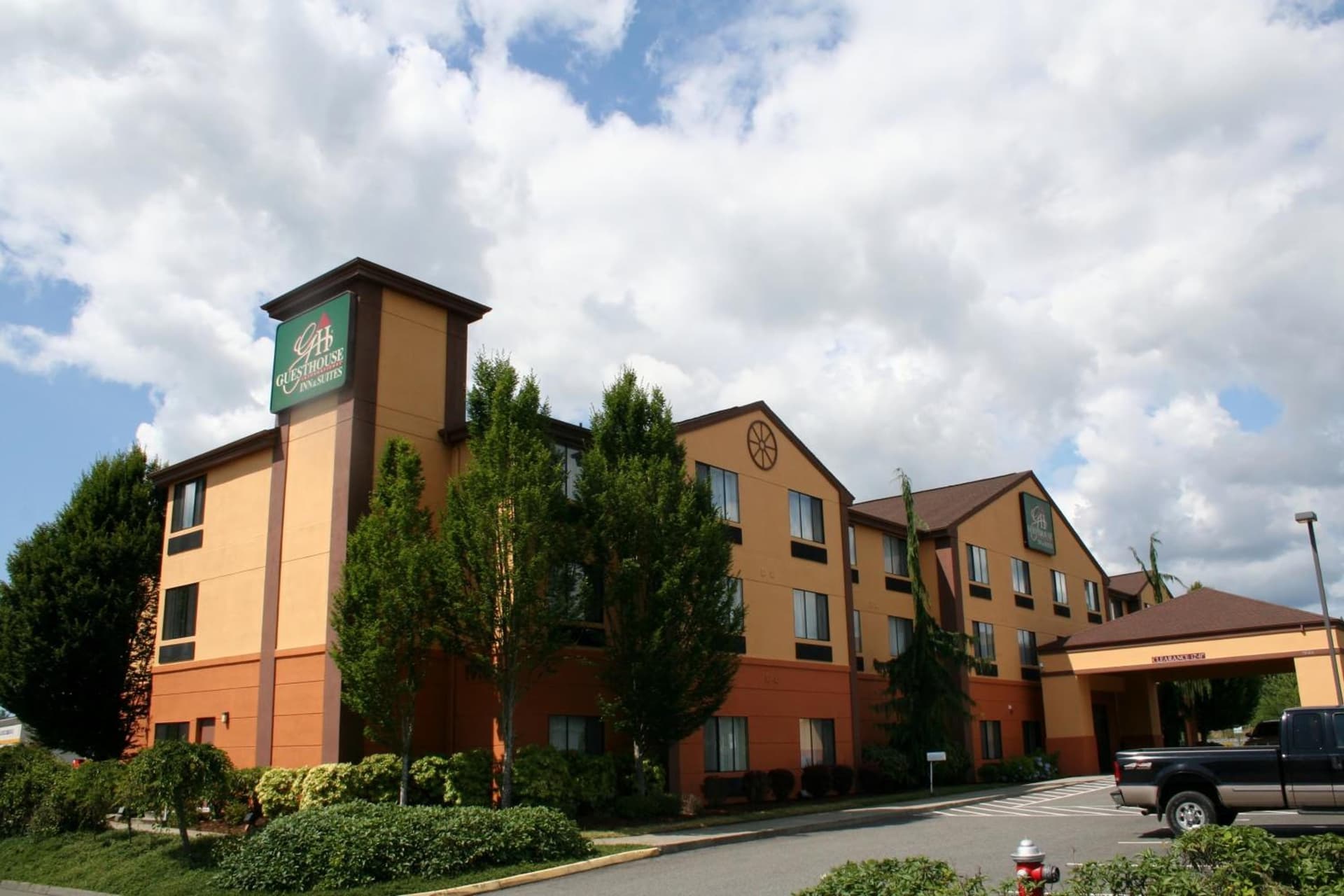 Evergreen Inn & Suites — hotel in Monroe, Washington