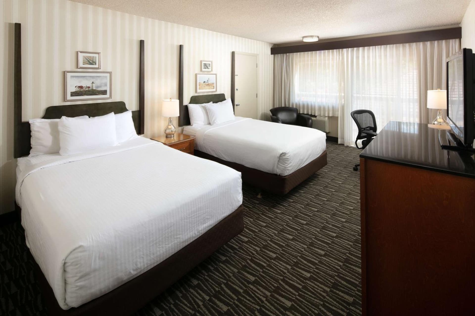 Red Lion Hotel Bellevue interior in Bellevue, WA — gallery photo 2