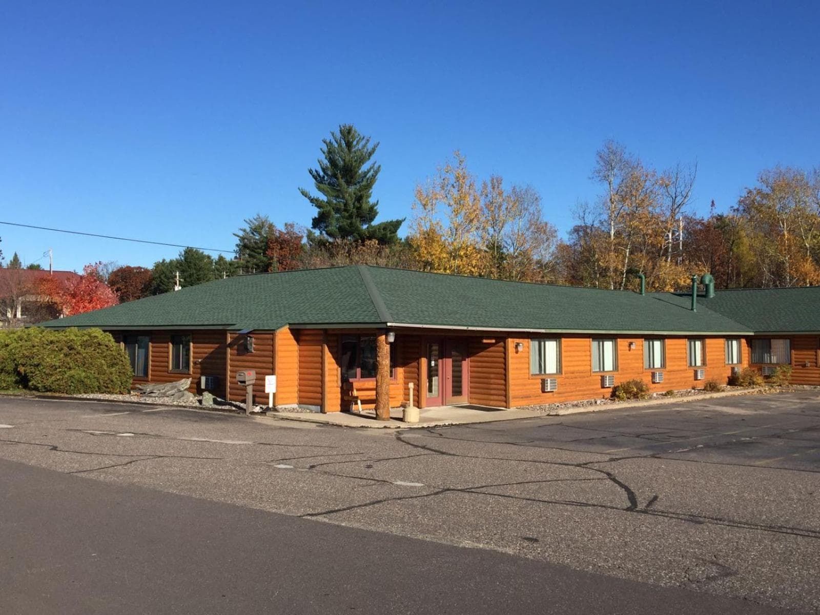 Northwoods Inn & Suites Minocqua featured exterior or lobby in Minocqua, WI — similar hotel