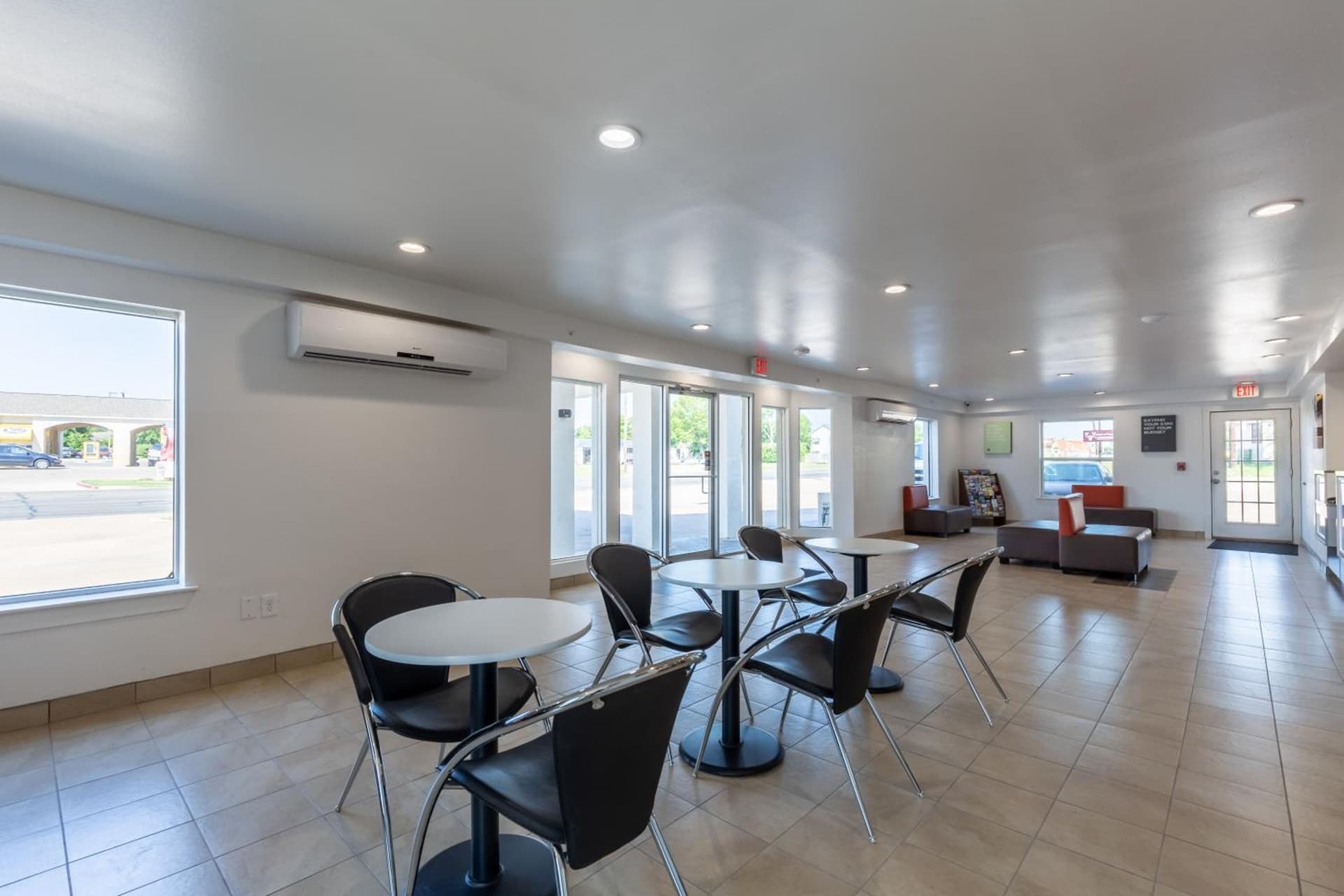Studio 6-Bryan, TX - University Area property views in Bryan, TX — gallery photo 3
