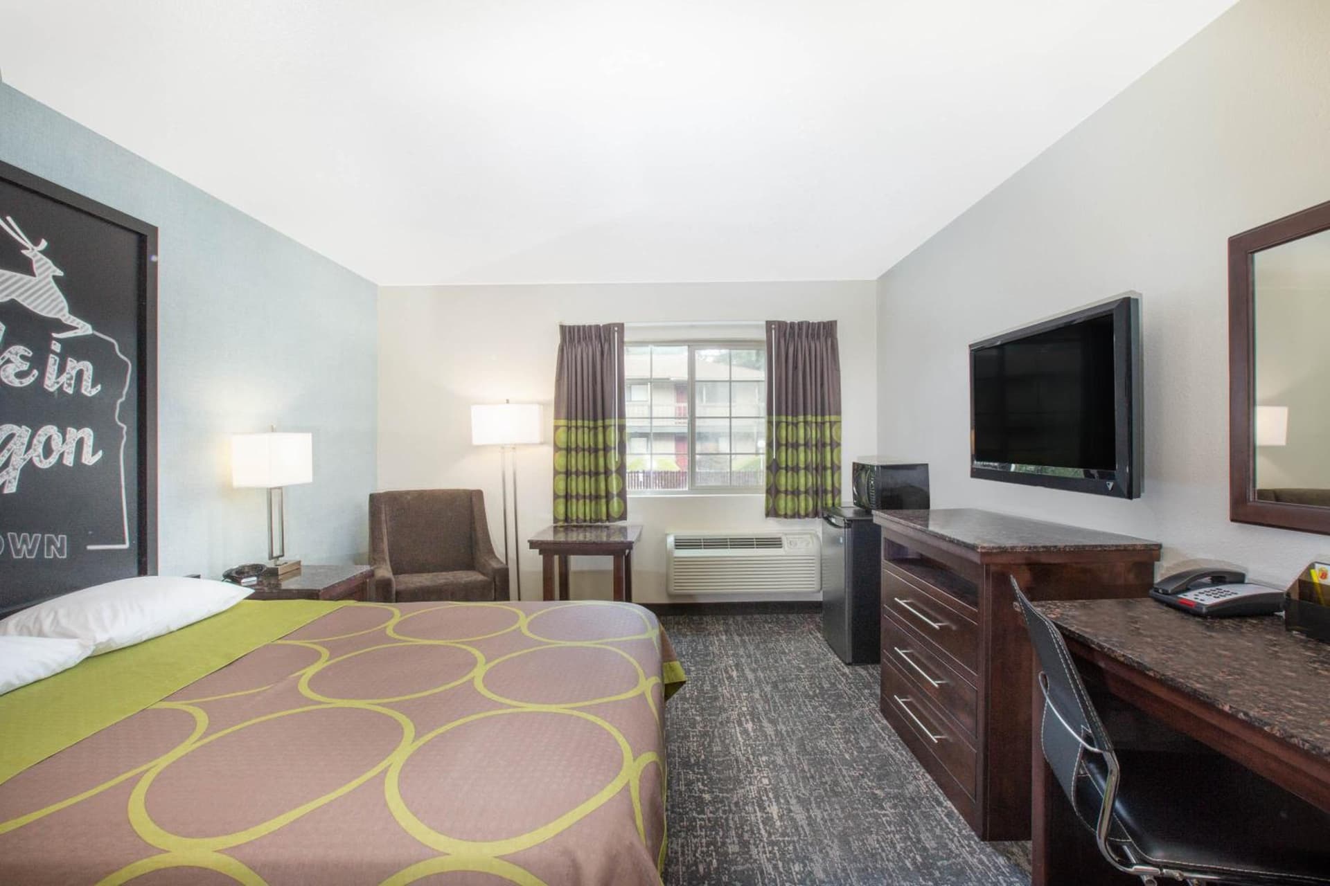 Spark by Hilton Springfield Eugene property views in Eugene, OR — gallery photo 3