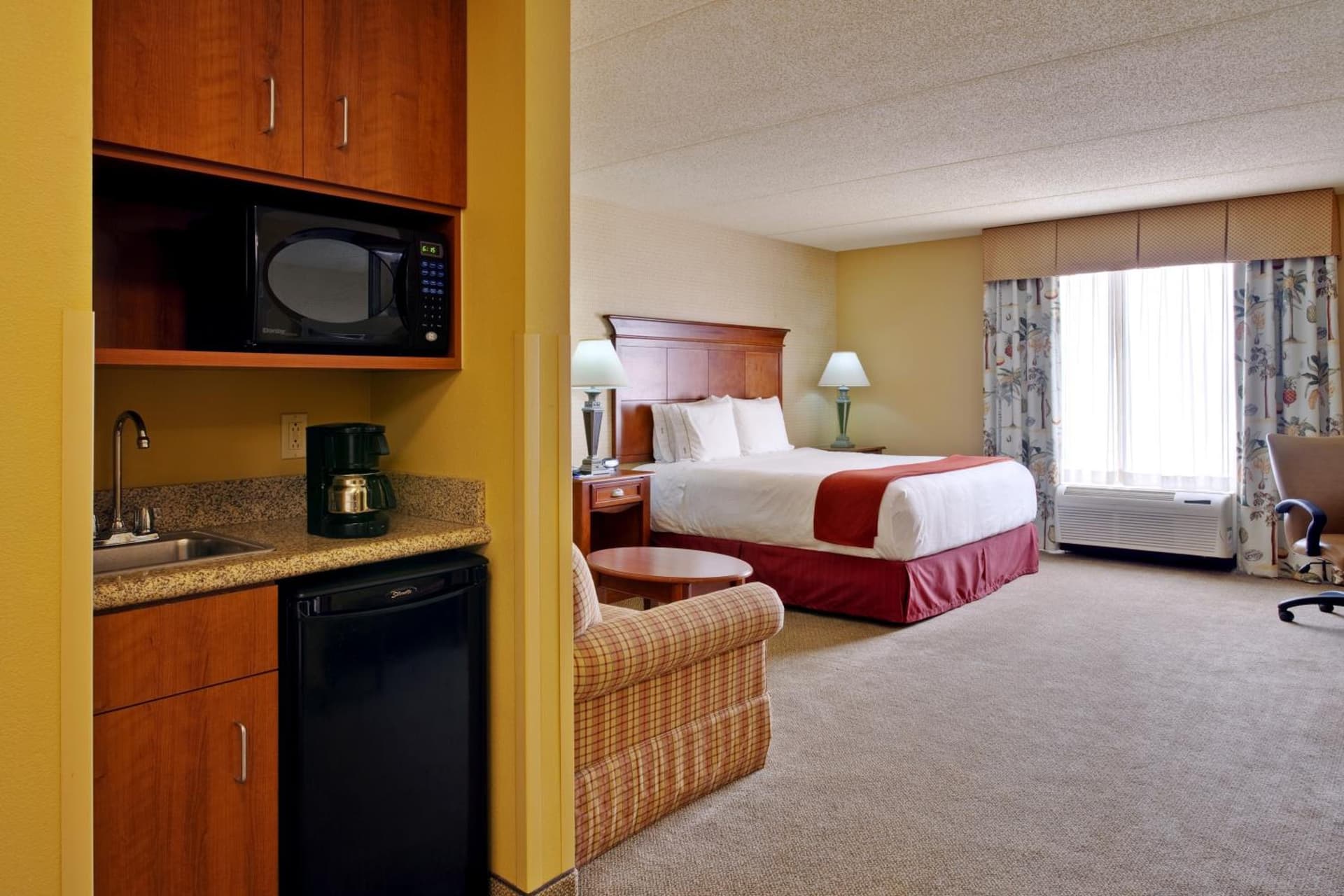 Holiday Inn Express & Suites Bloomington by IHG gallery photo in Bloomington, IN — image 30