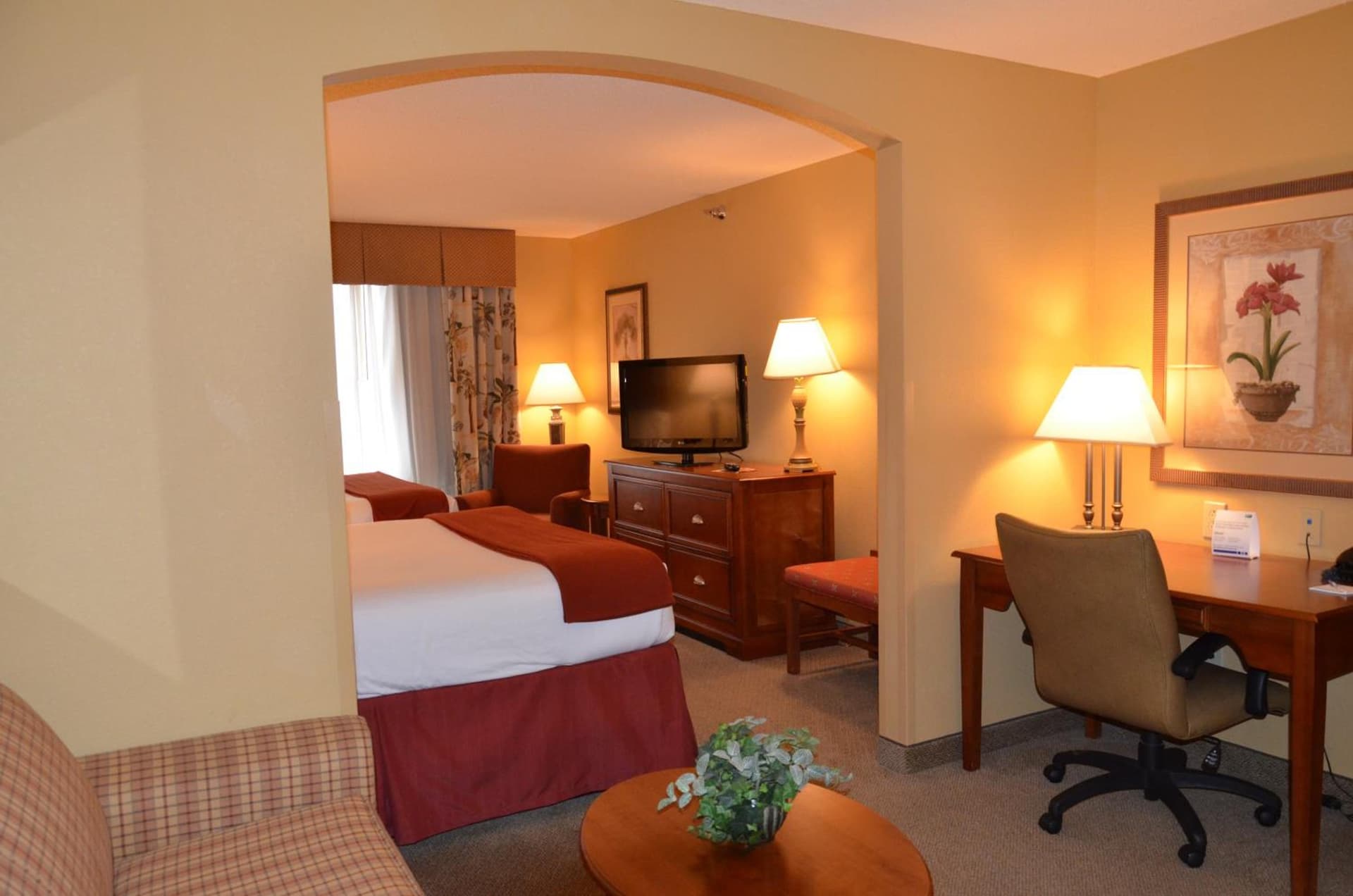 Holiday Inn Express & Suites Bloomington by IHG gallery photo in Bloomington, IN — image 15