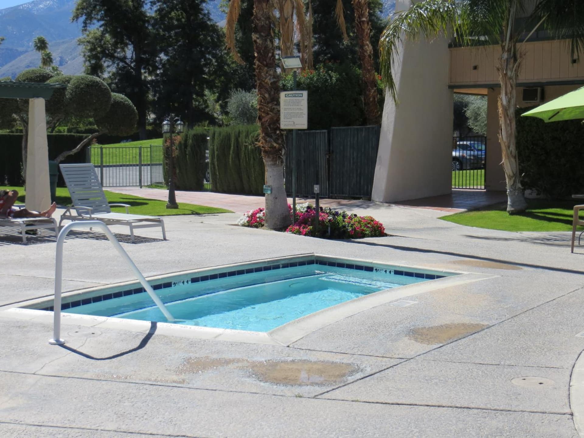 Travelodge by Wyndham Palm Springs interior in Palm Springs, CA — gallery photo 2