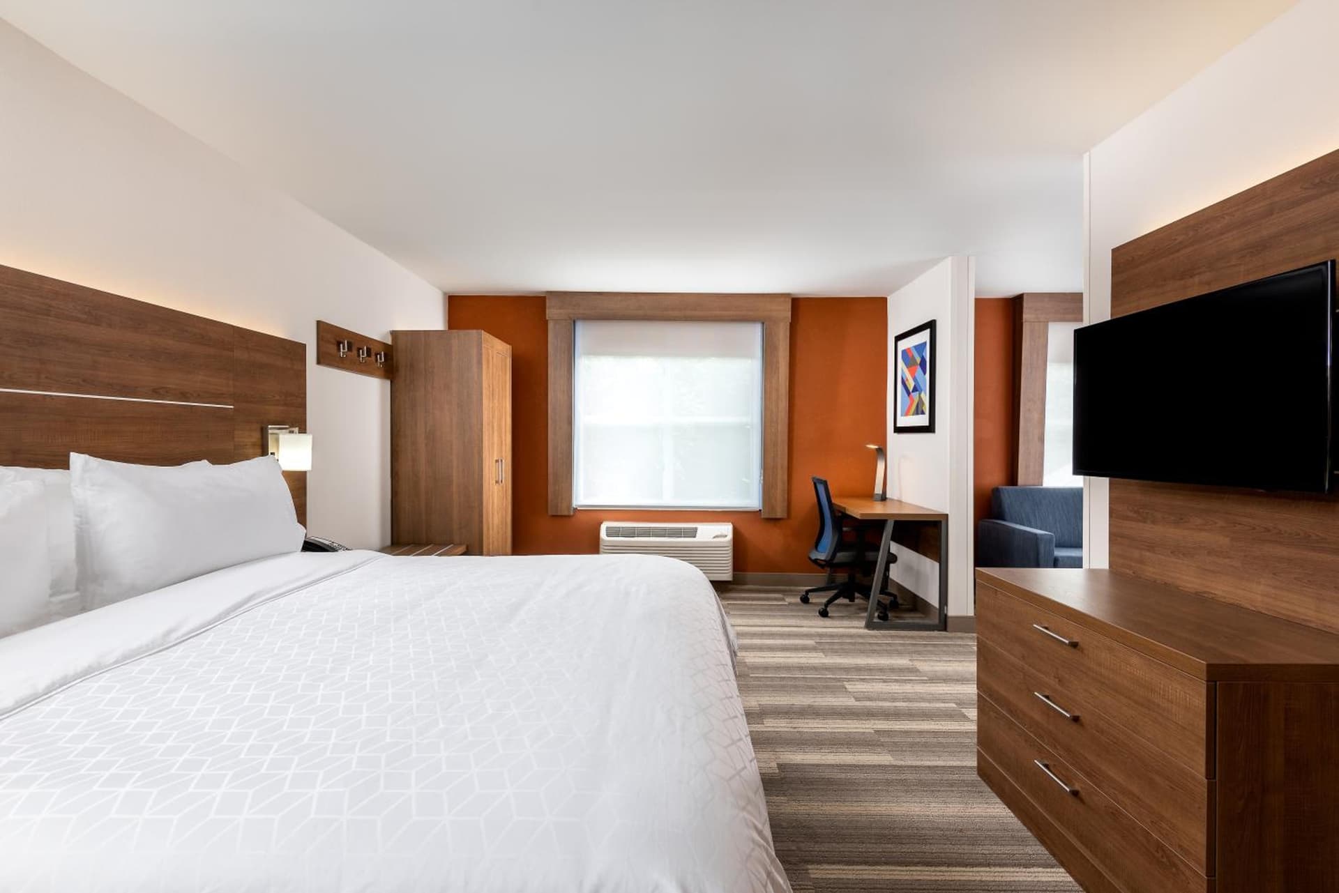 Holiday Inn Express Chapel Hill by IHG property views in Chapel Hill, NC — gallery photo 3