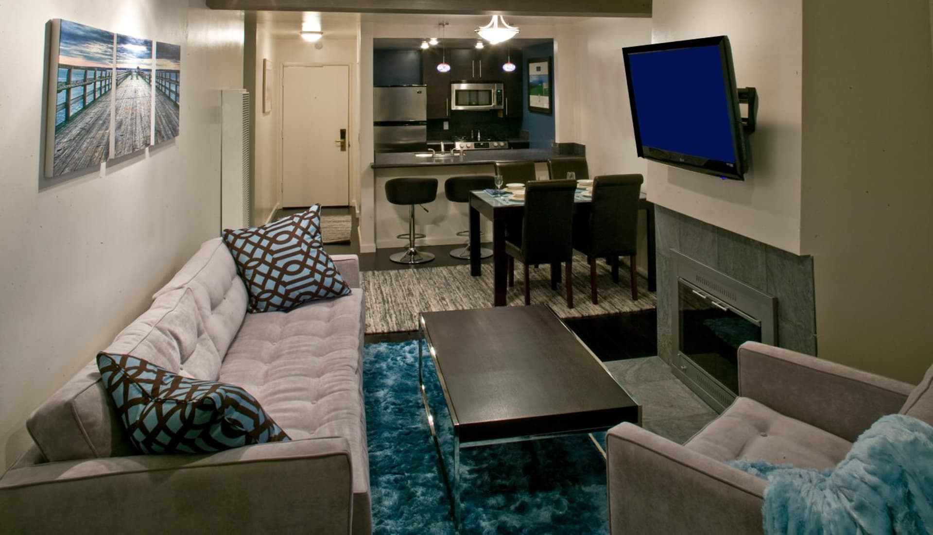 Oceanside Marina Suites interior in Oceanside, CA — gallery photo 2
