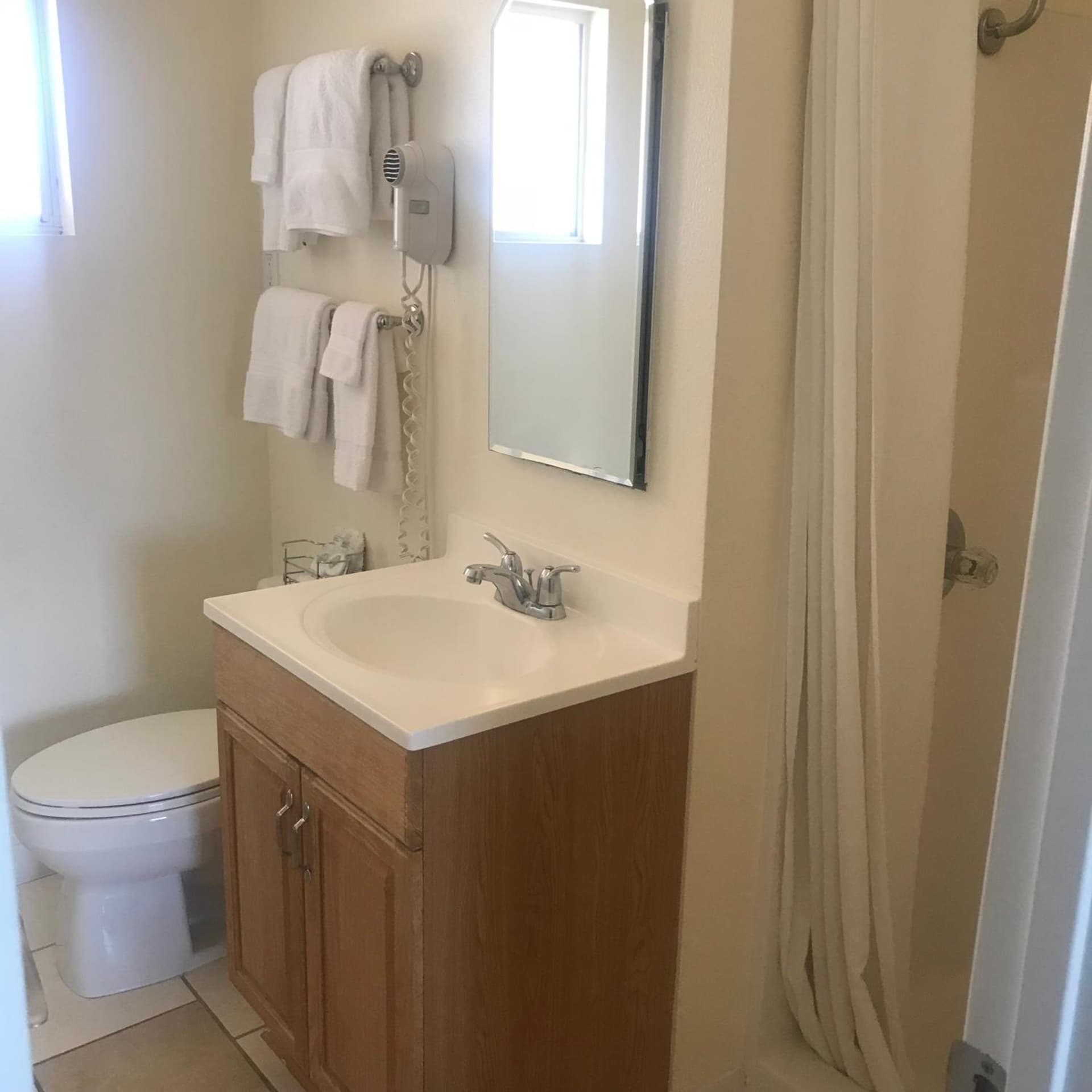 Bella Capri Inn and Suites gallery photo in Camarillo, CA — image 17