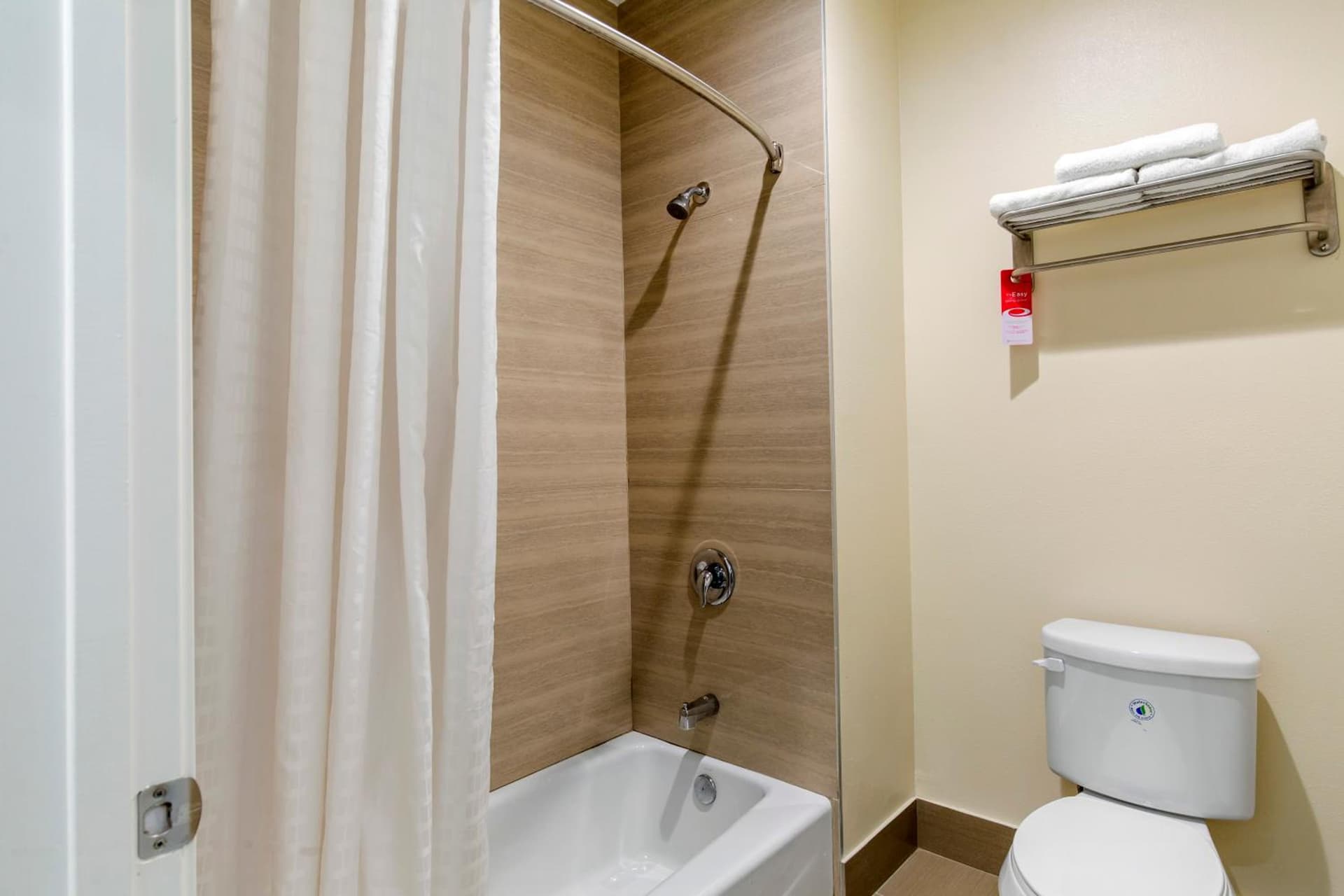 Econo Lodge Inn & Suites Houston Willowbrook interior in Houston, TX — gallery photo 2